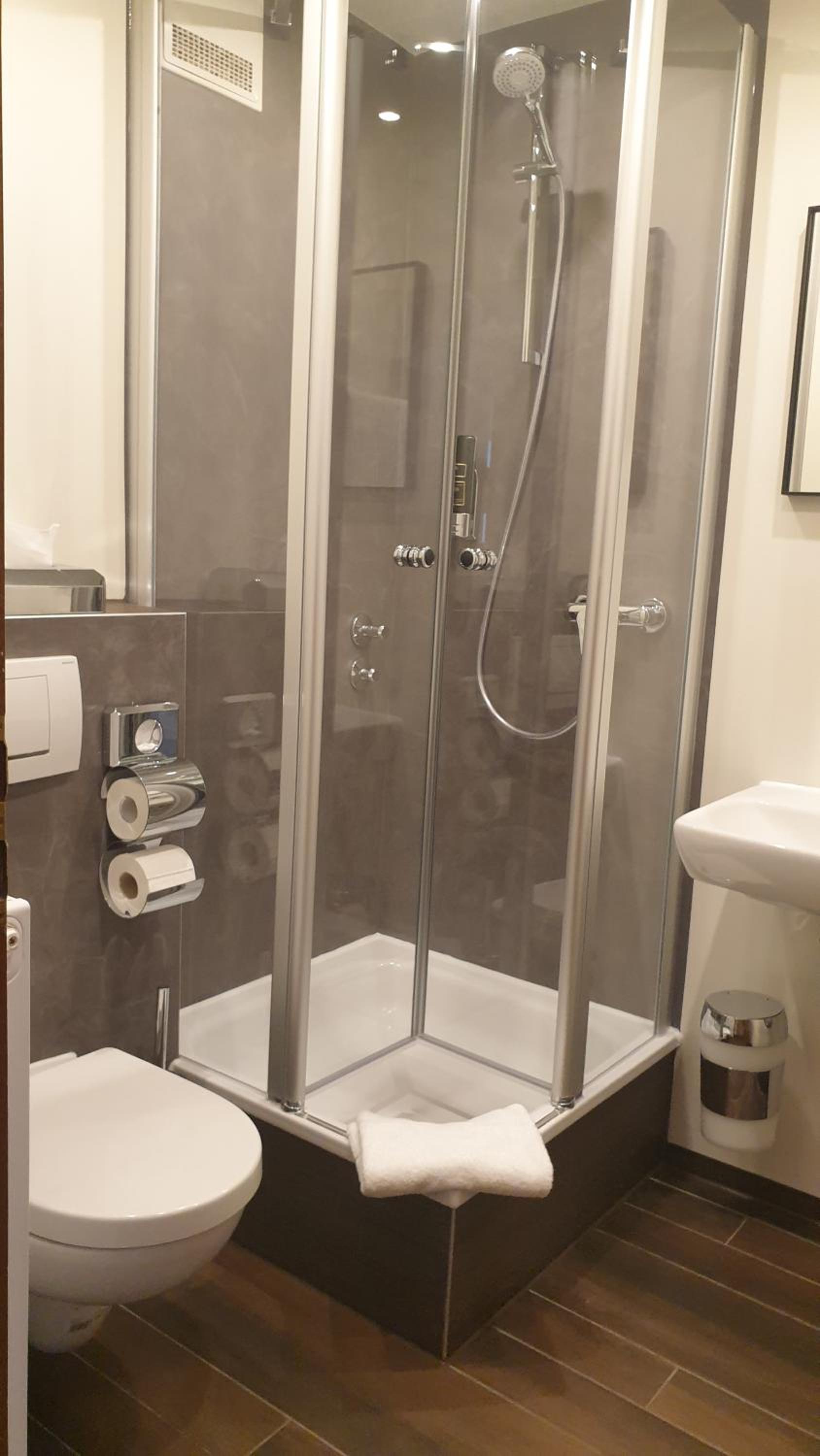 Single Room photo 2
