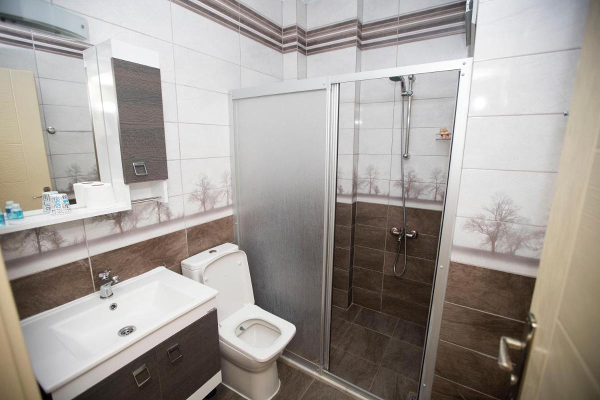 Large Double Room - Photo 4