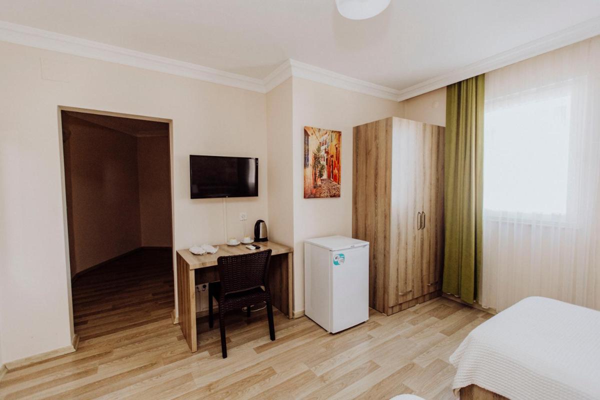 Standard Twin Room - Photo 1