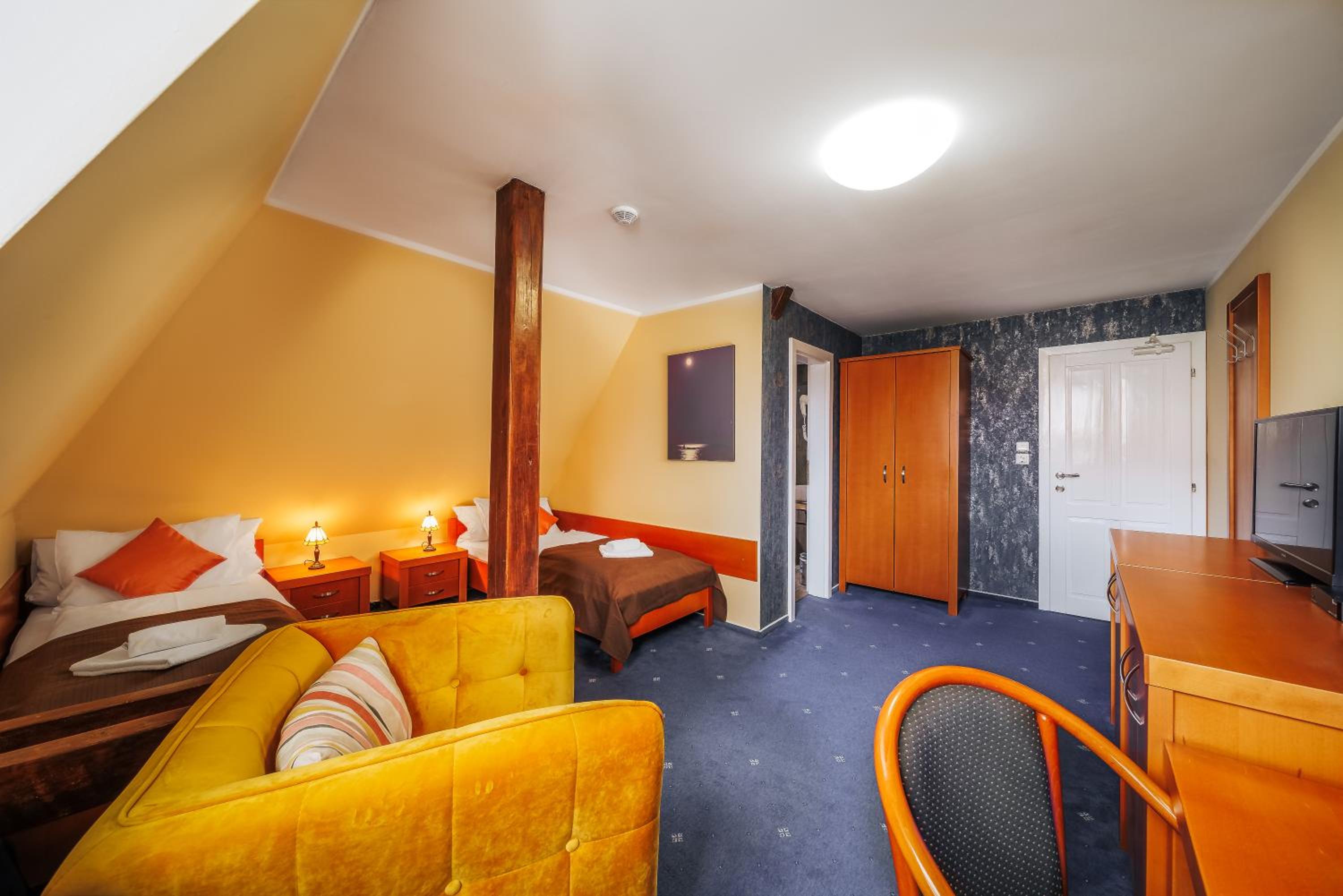 Standard Twin Room