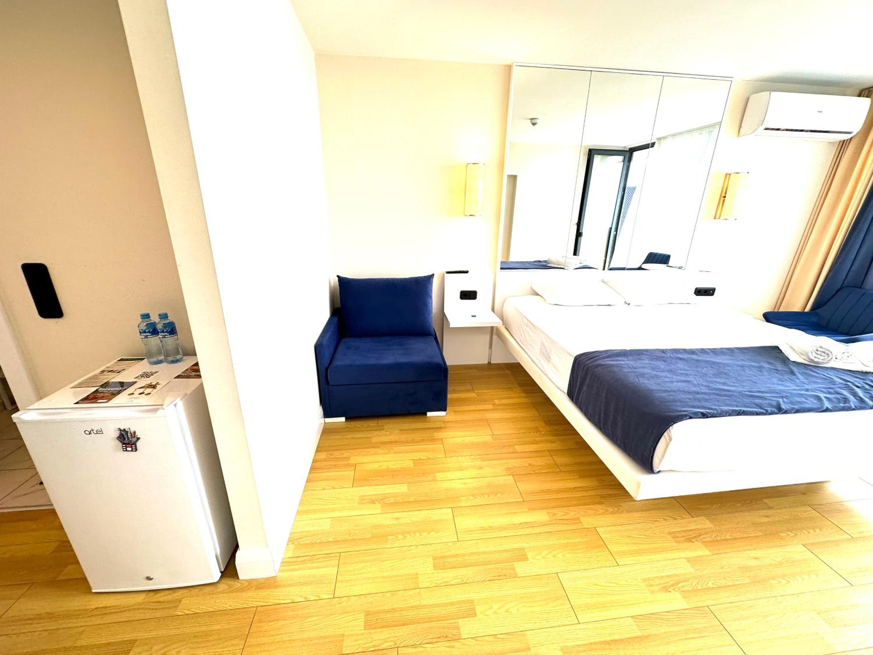 Deluxe Double Room with Sea View photo 3
