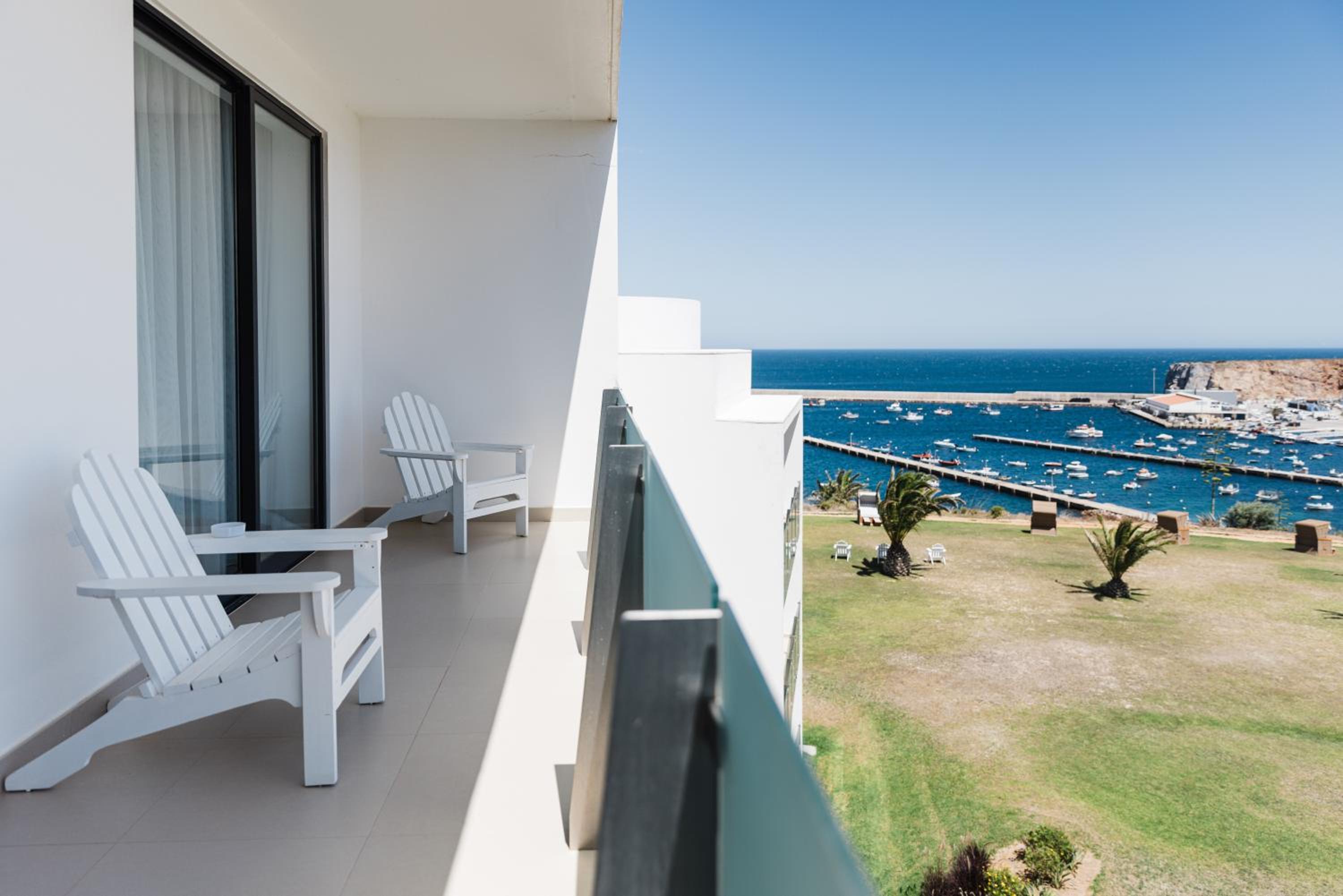 Suite with Garden View - Photo 3