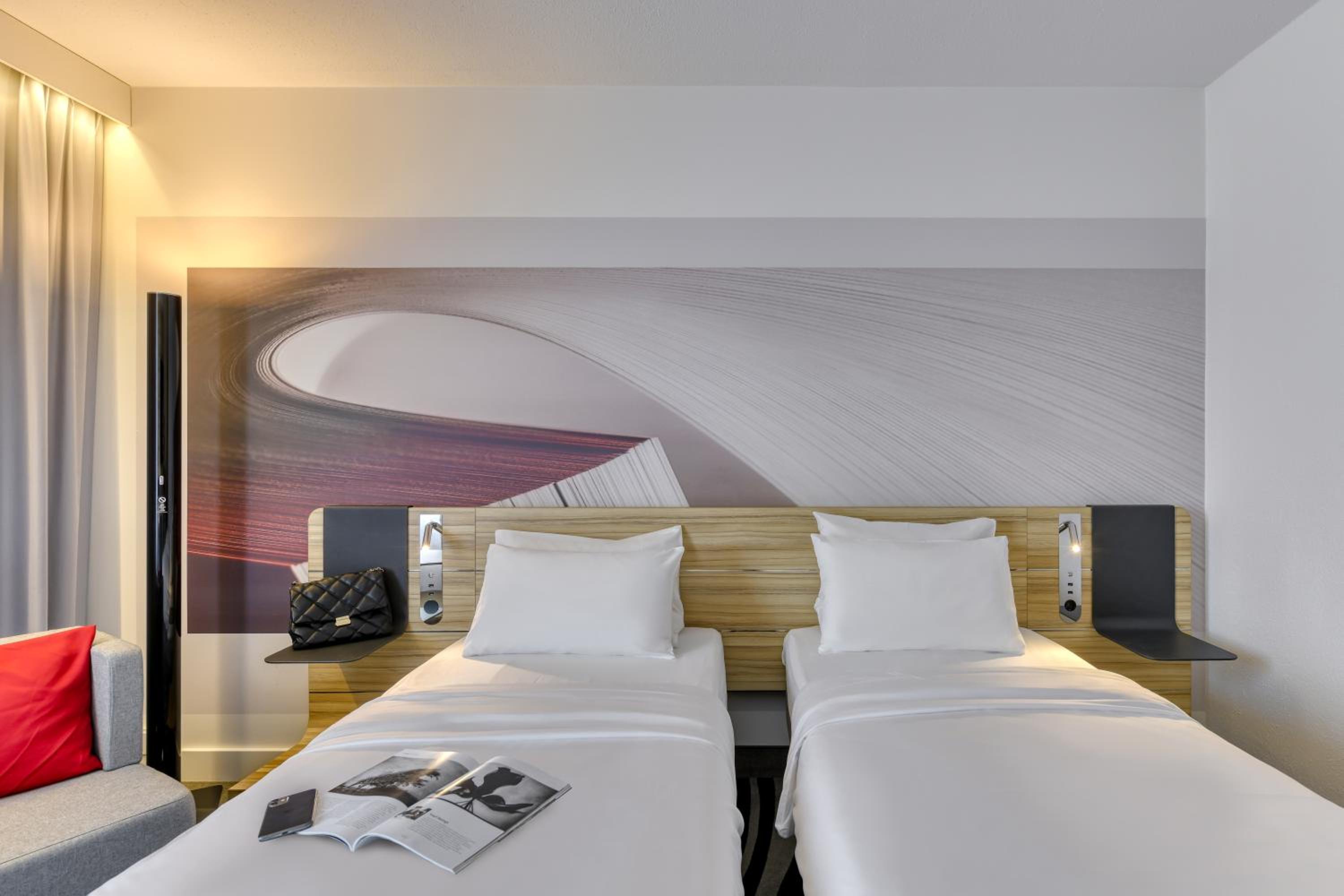 Standard Twin Room - Photo 4