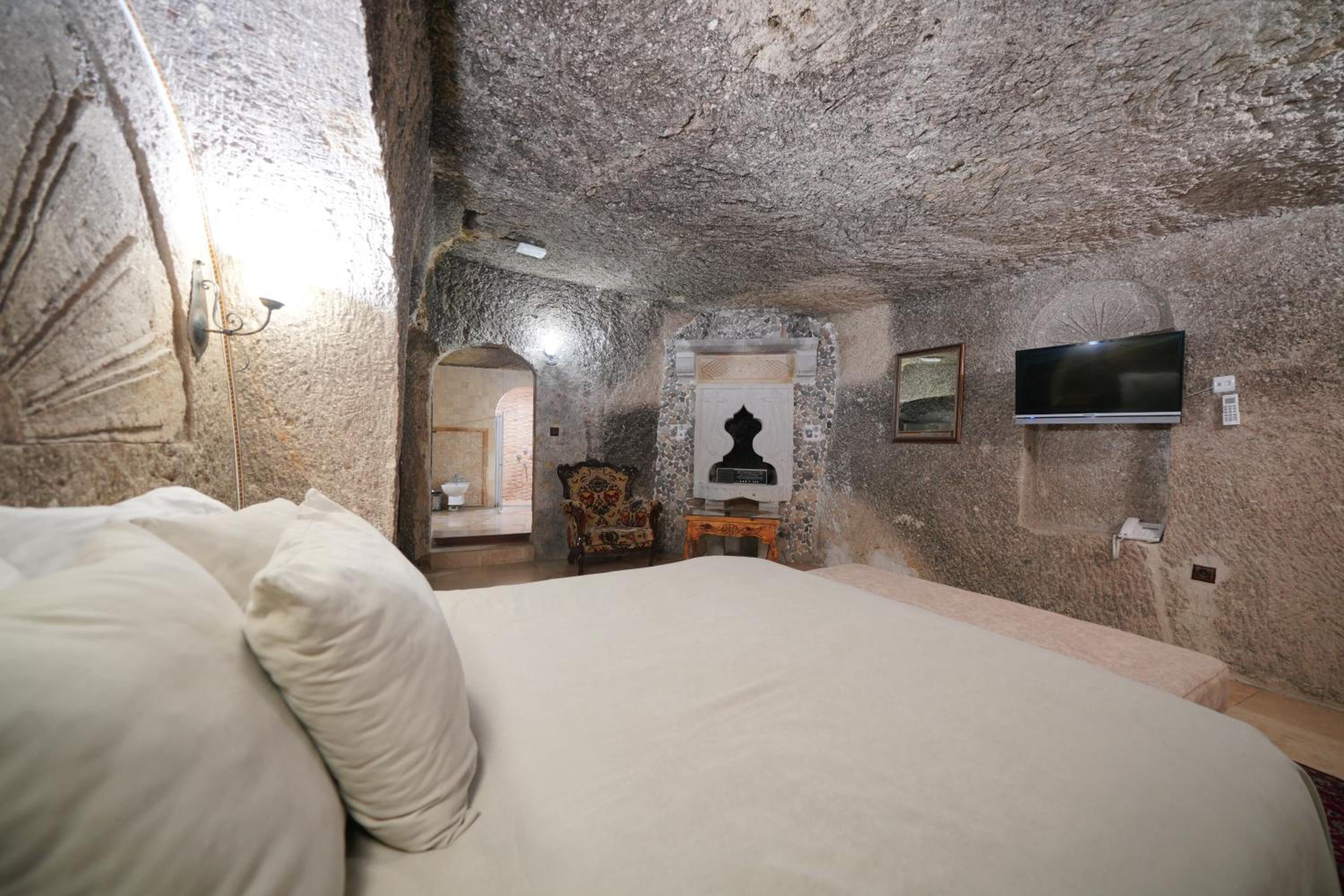 Double Cave Room  - Photo 1