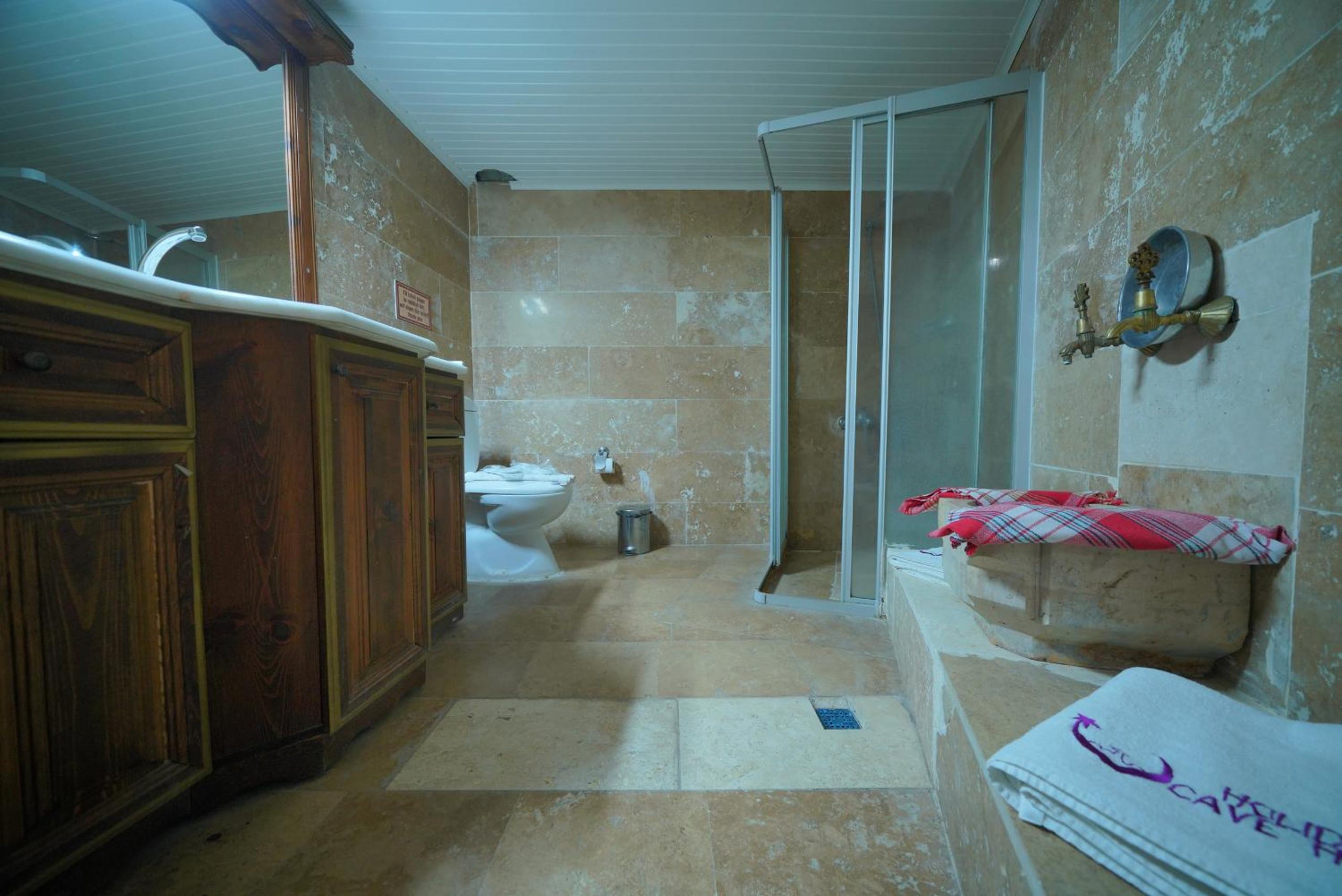 Double Cave Room  - Photo 10