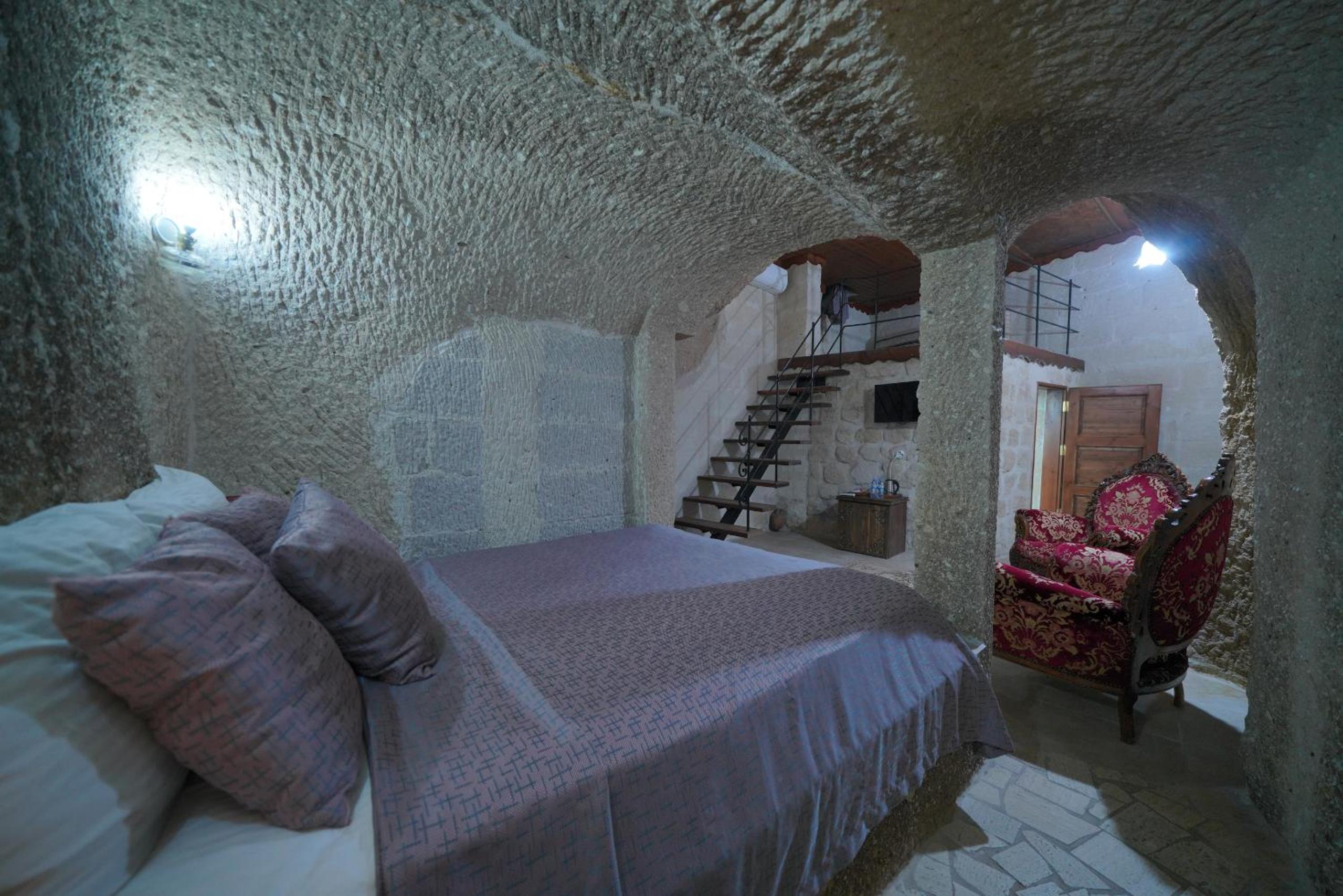 Double Cave Room  - Photo 25