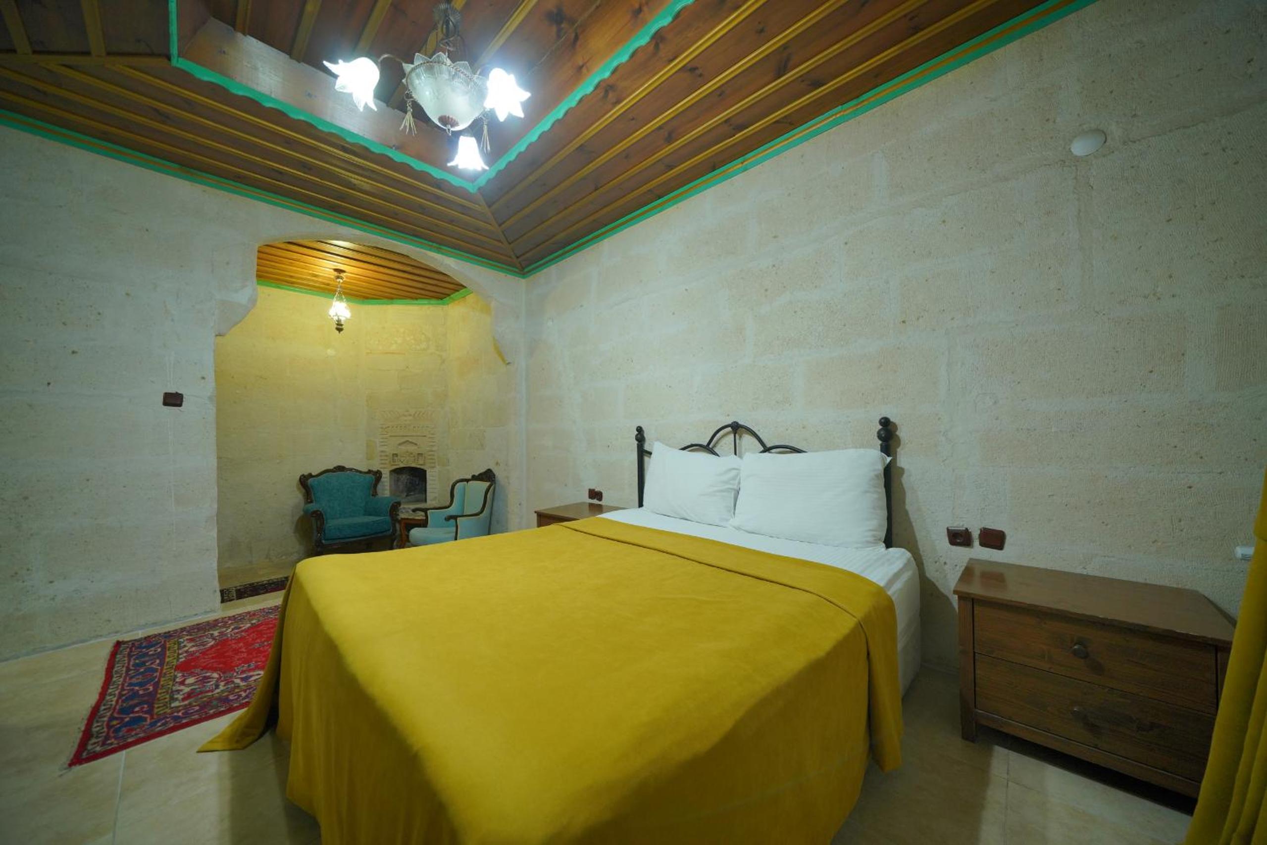 Double Arch stone Room  - Photo 1