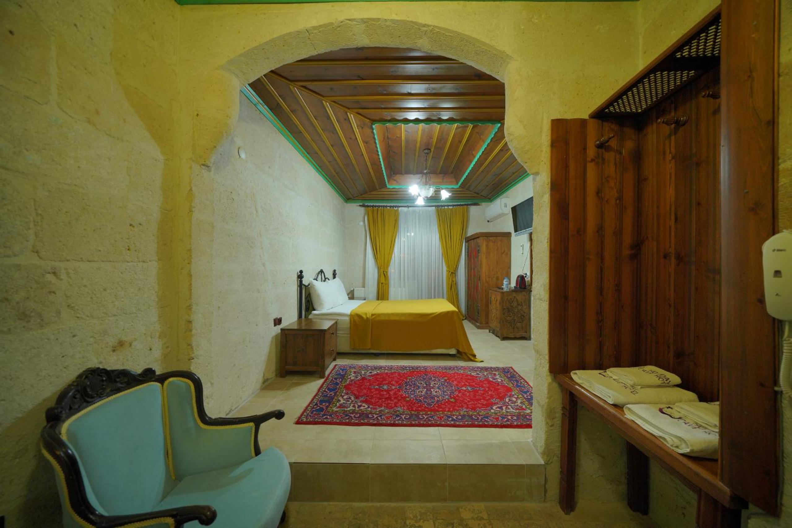 Double Arch stone Room  - Photo 22