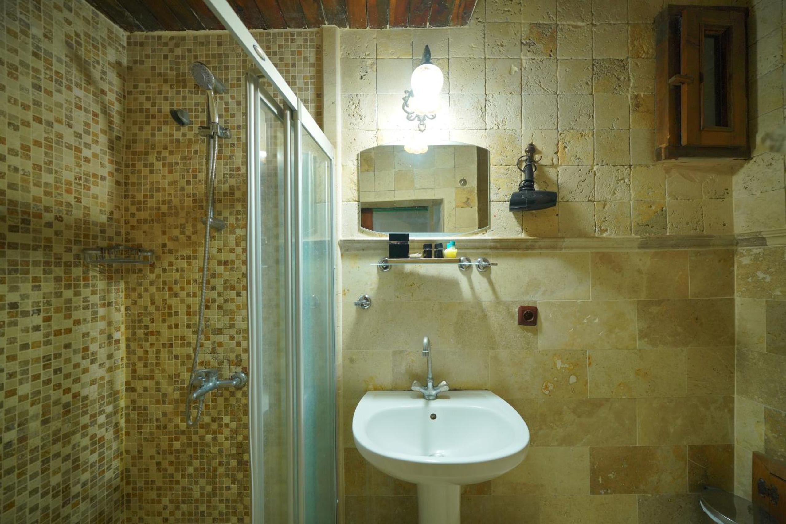Double Arch stone Room  - Photo 20