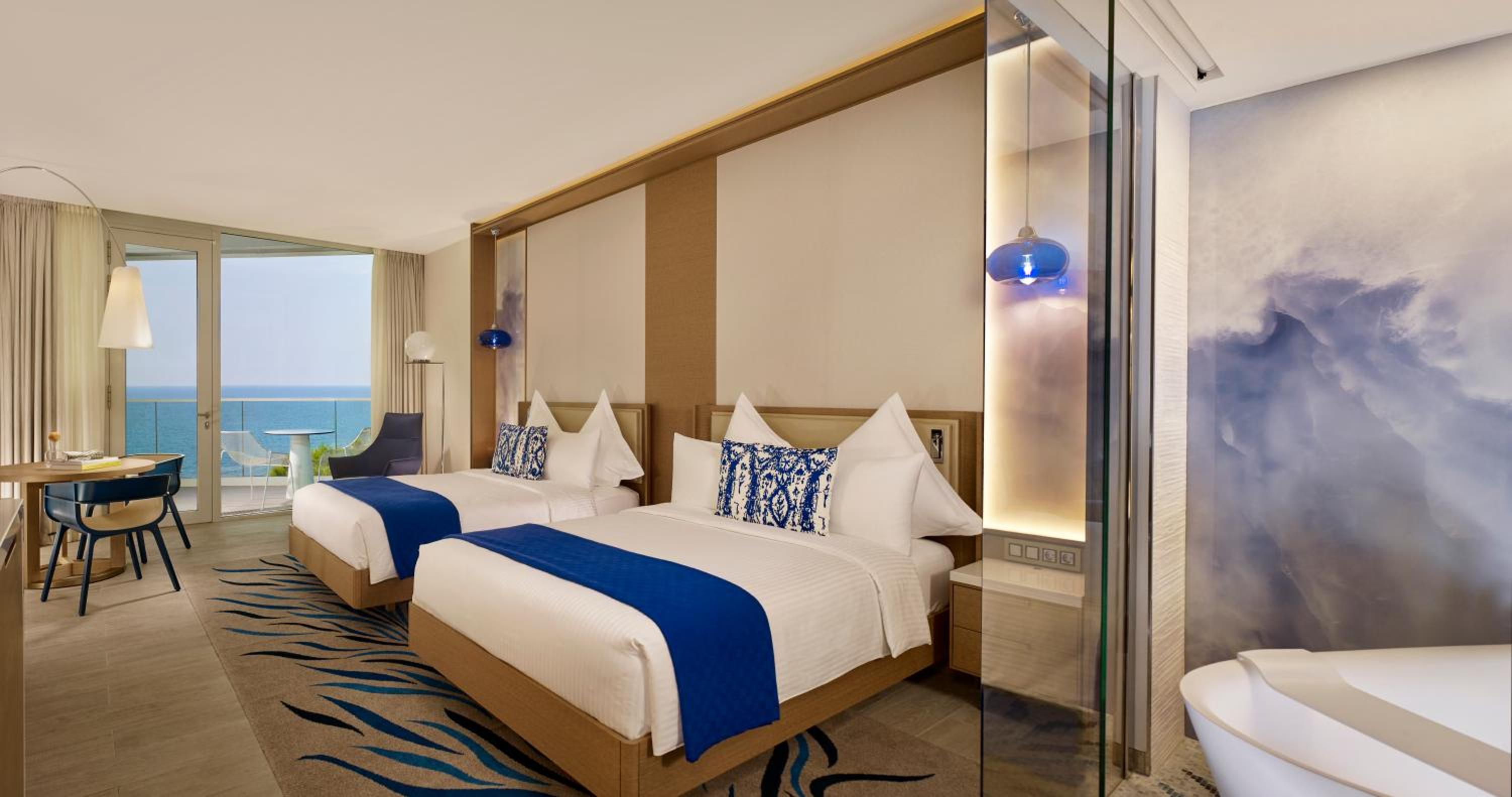 Deluxe Twin Room with Balcony and Partial Sea View photo 2