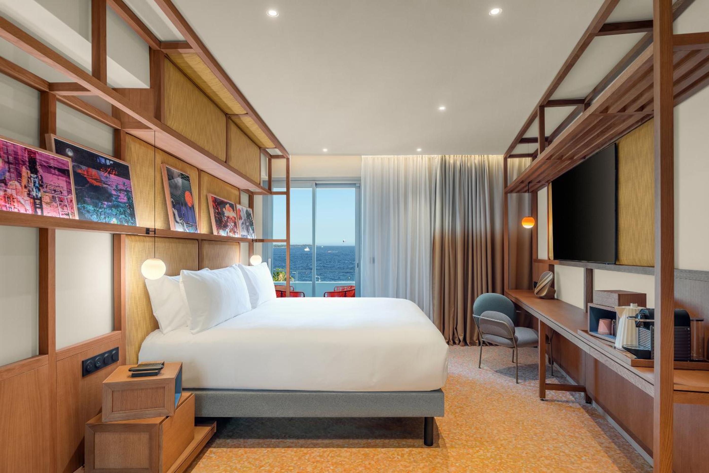 Deluxe Twin Room with Sea View - Photo 3
