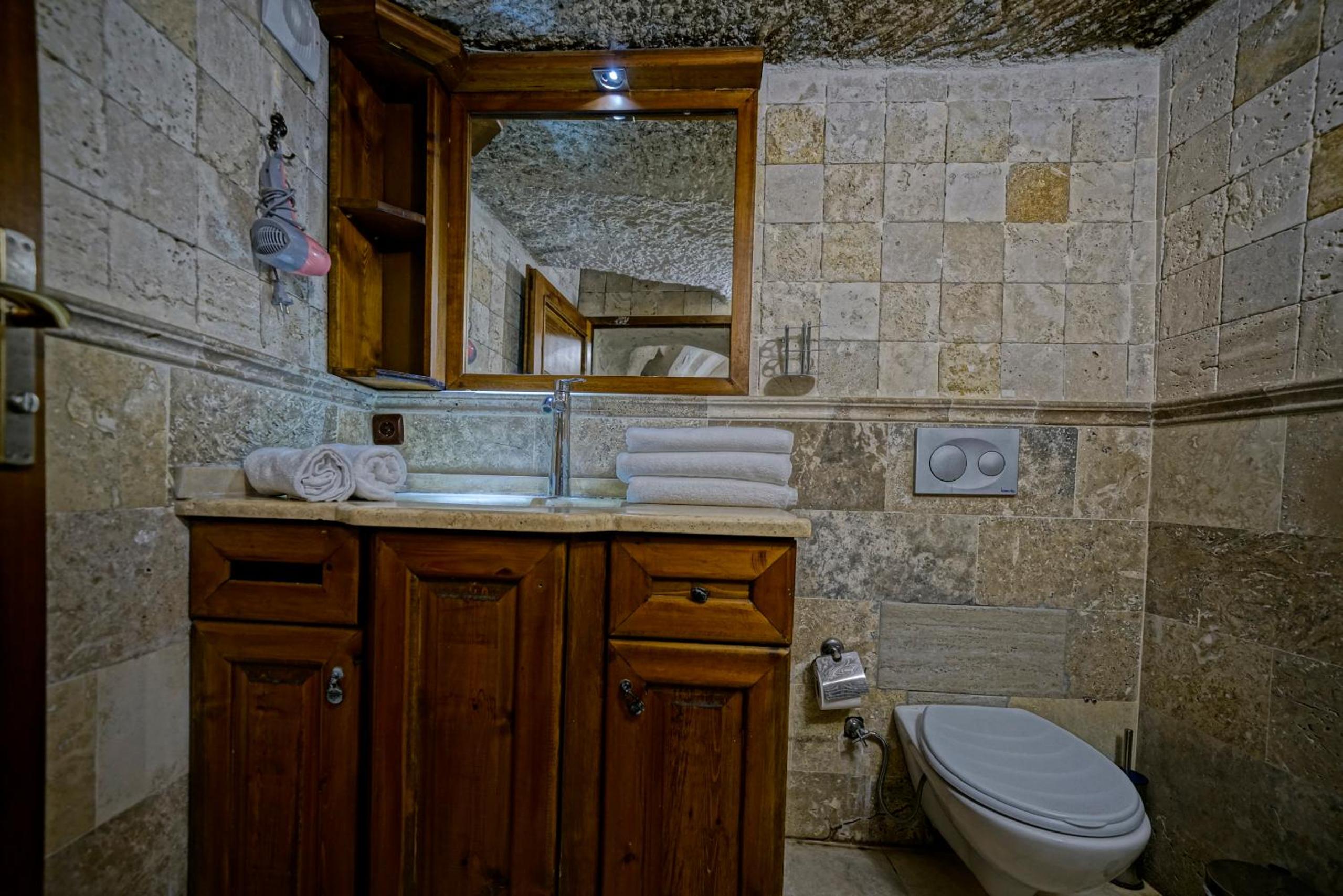 Standard Triple Room - Photo 22