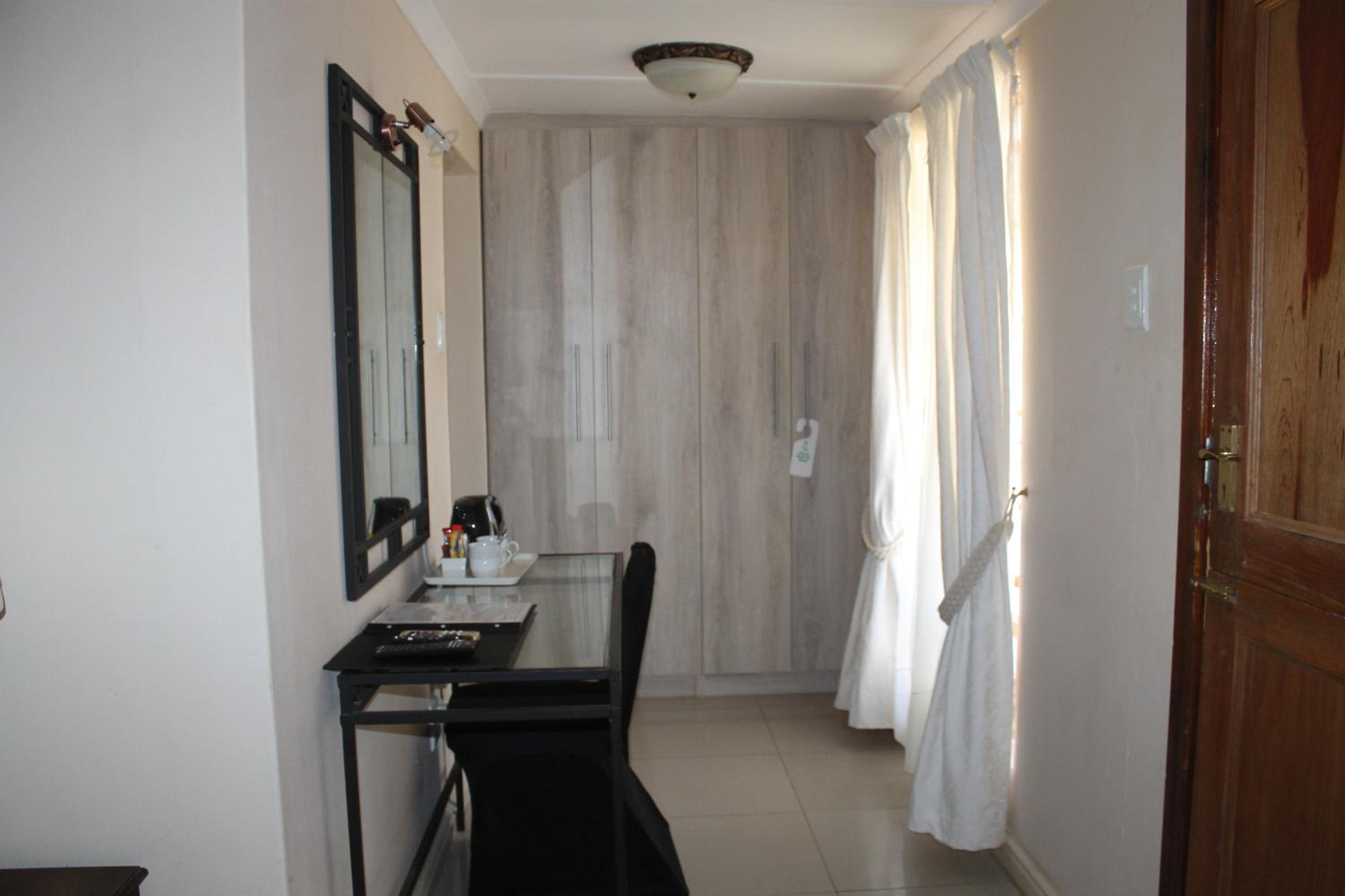 Suite with Garden View photo 3