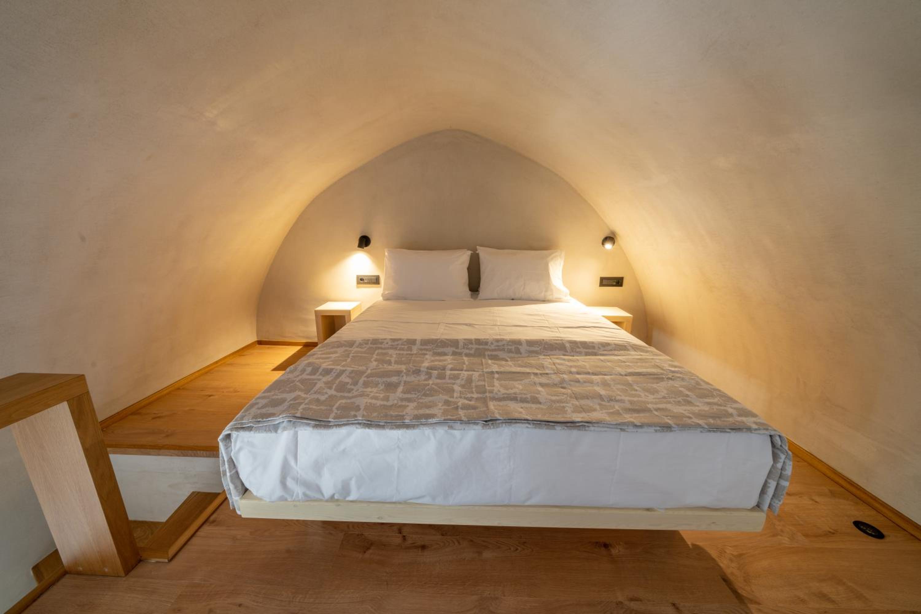 Deluxe Suite with Spa Bath