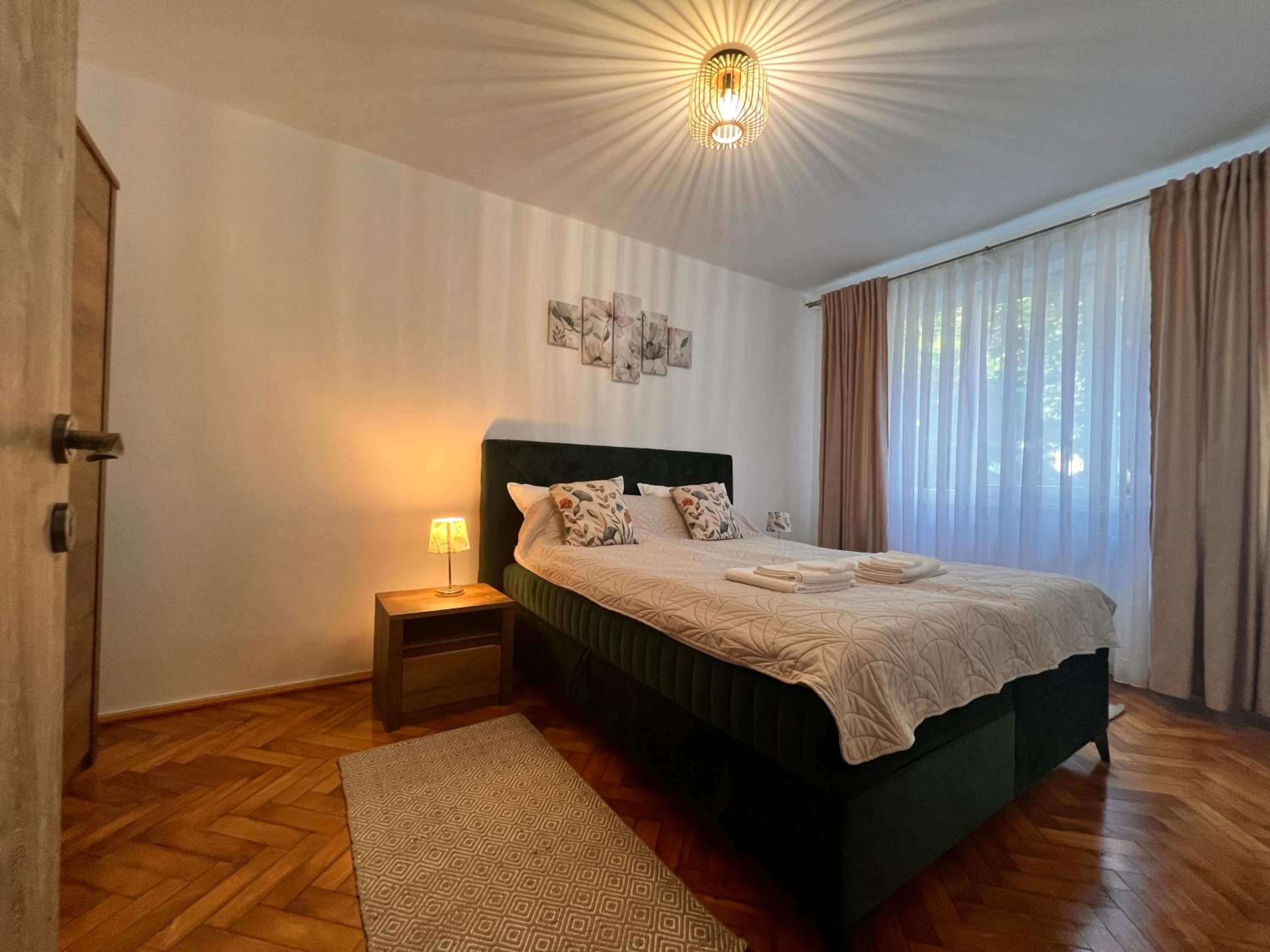 One-Bedroom Apartment - Photo 6
