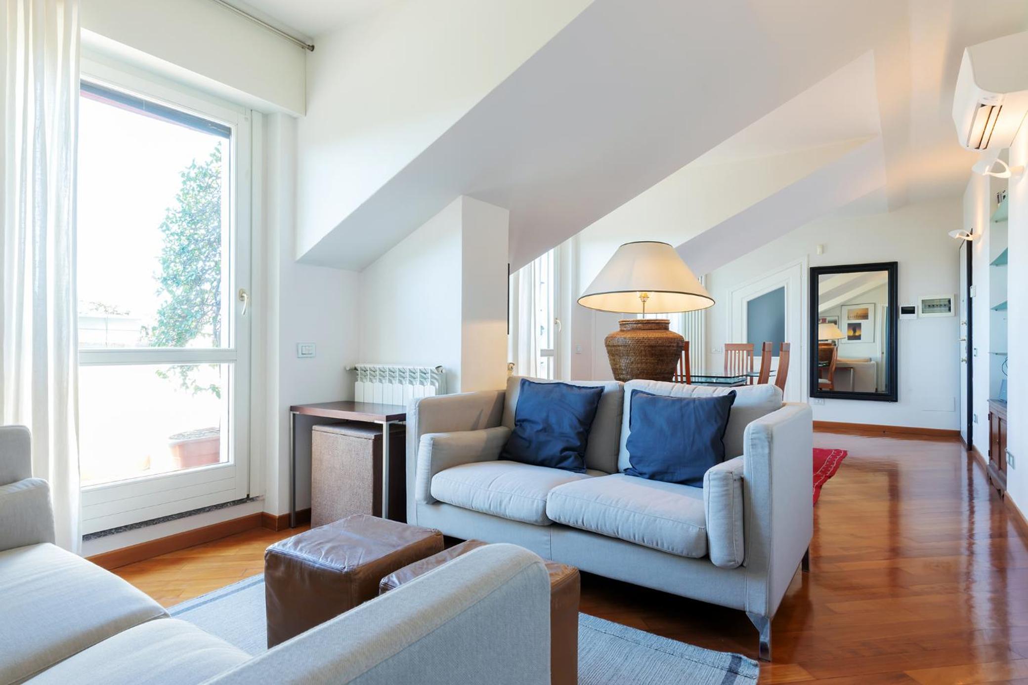Two-Bedroom Apartment - via Rivoli 2