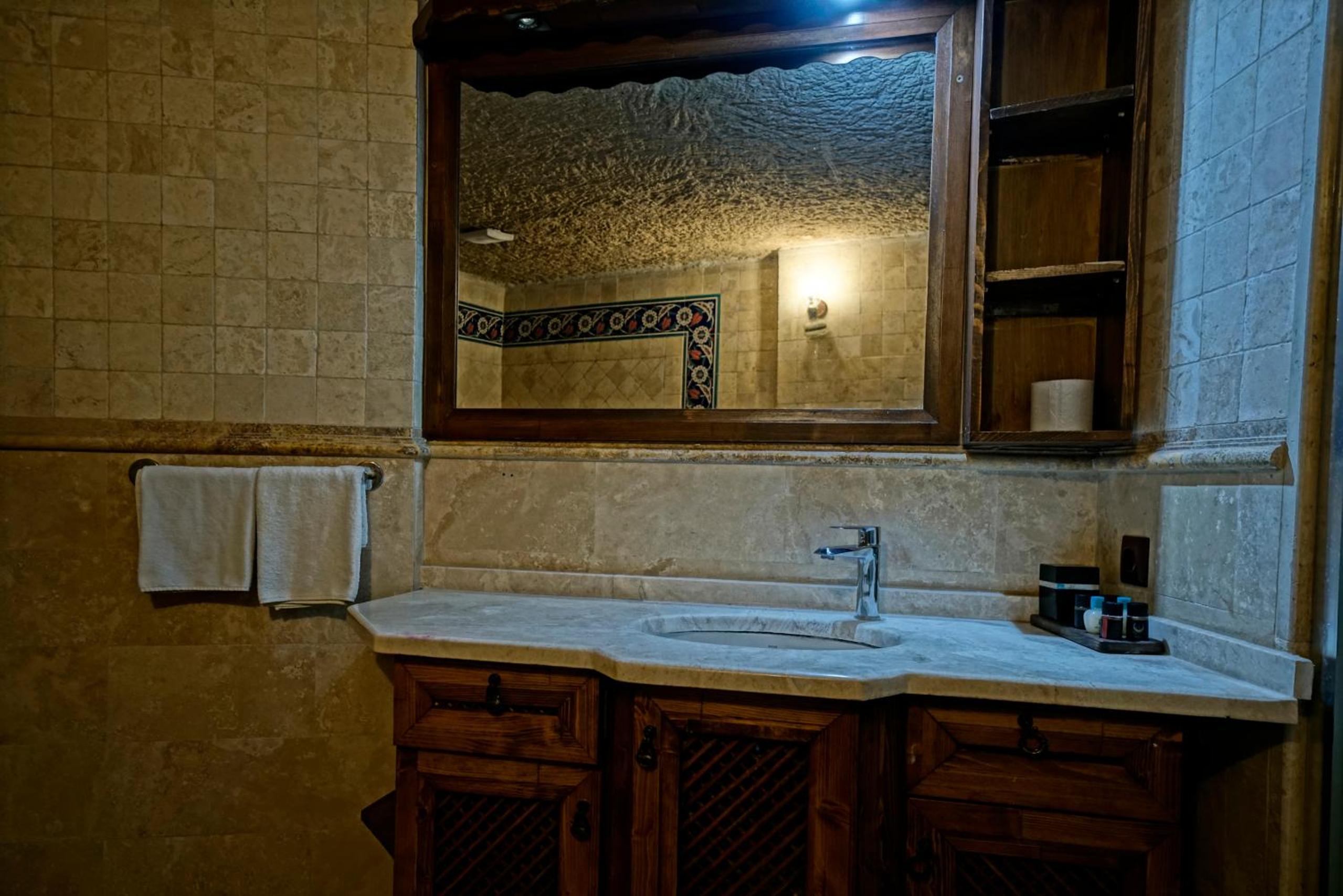 Standard Triple Room - Photo 14