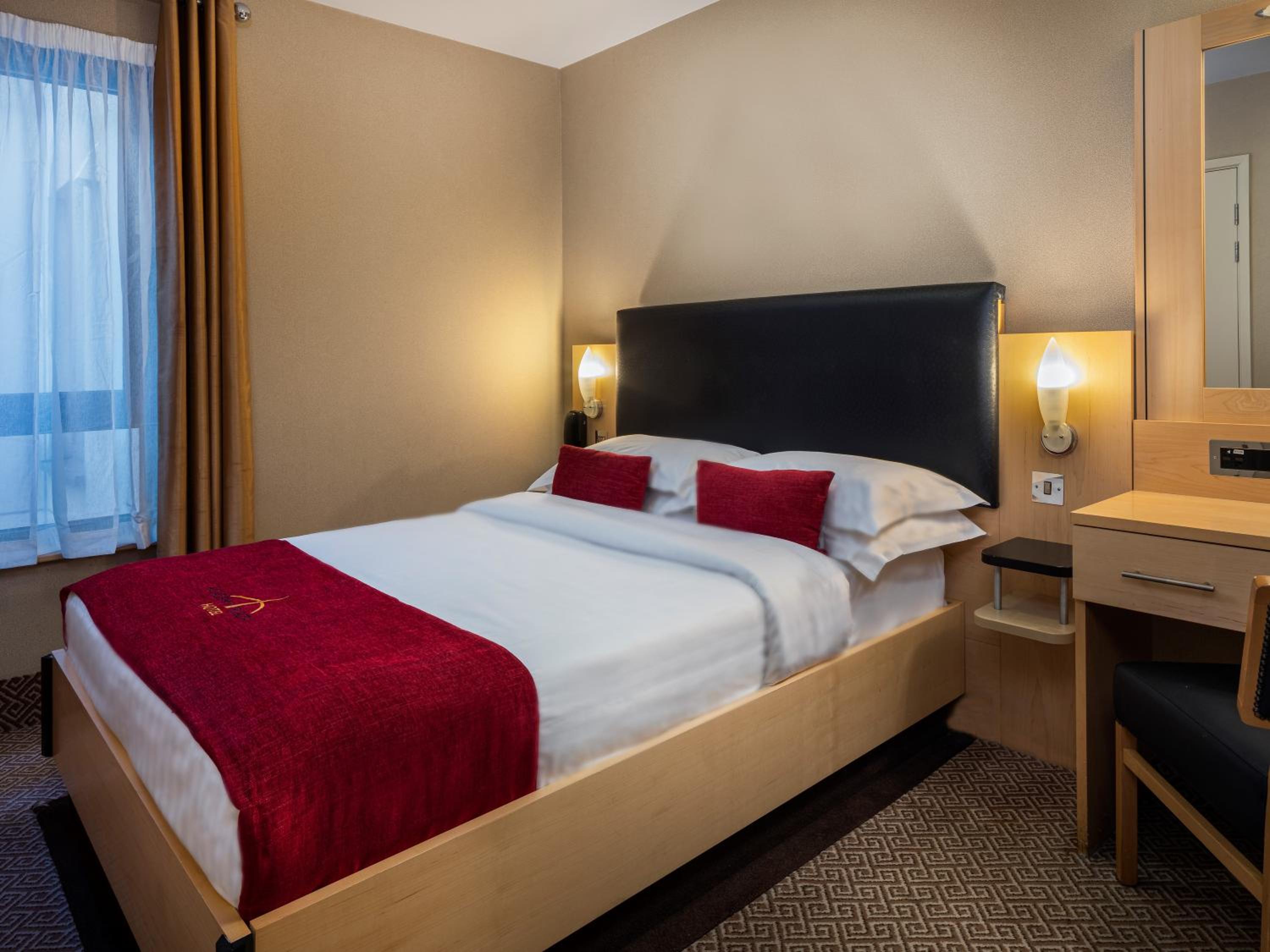 Small Double Room - Photo 1