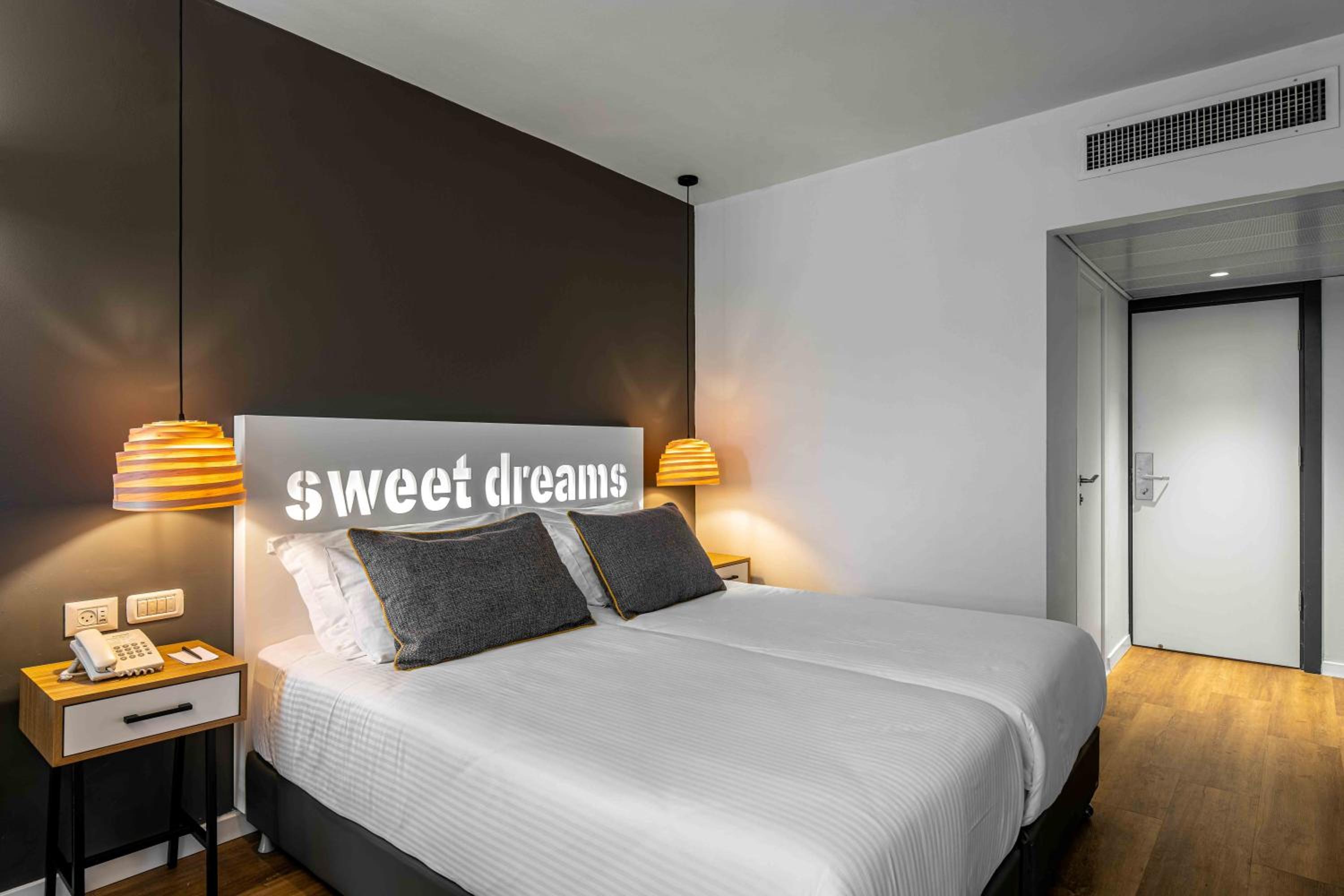 Deluxe Double Room - Photo 5