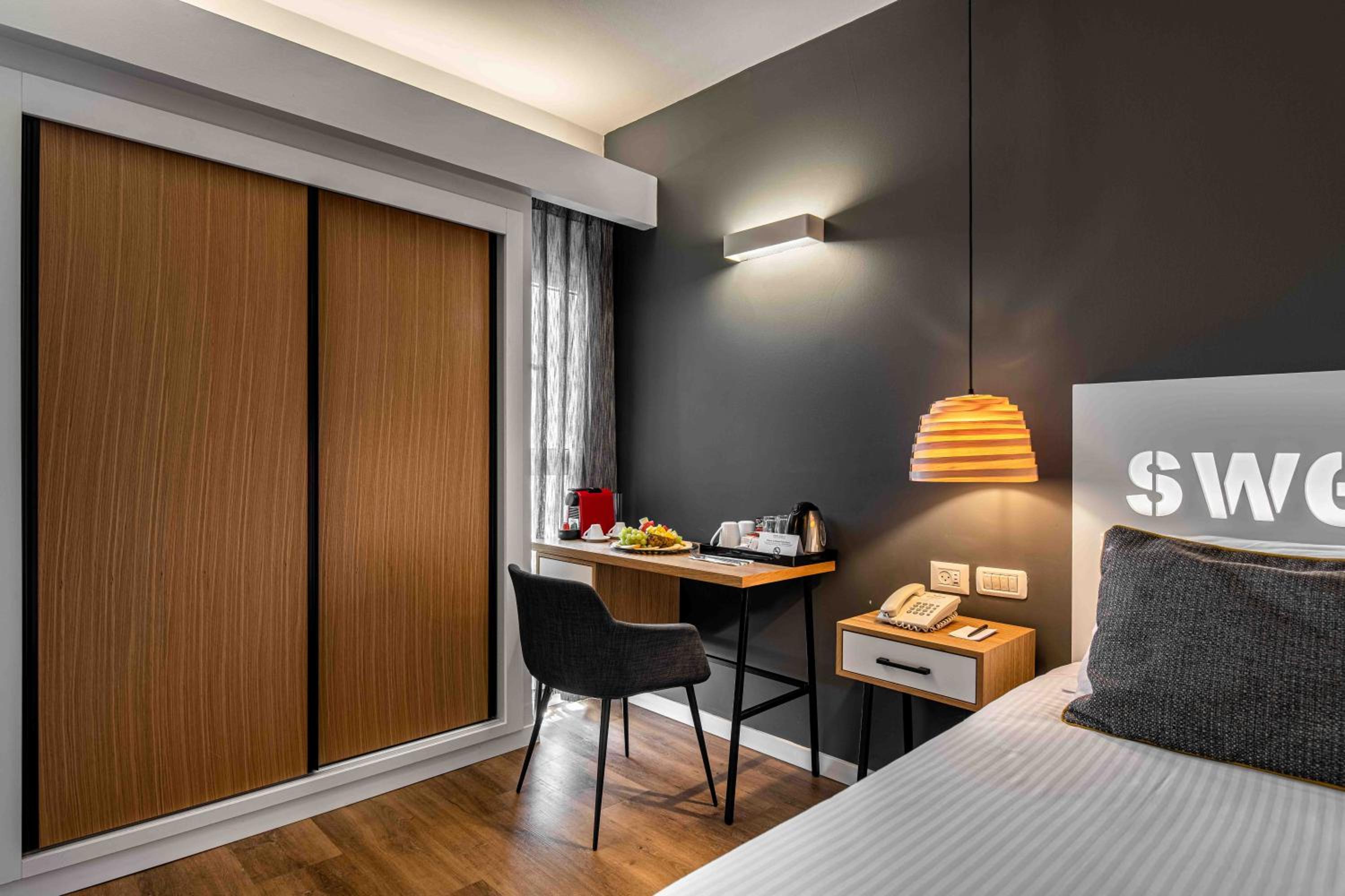 Deluxe Double Room - Photo 10