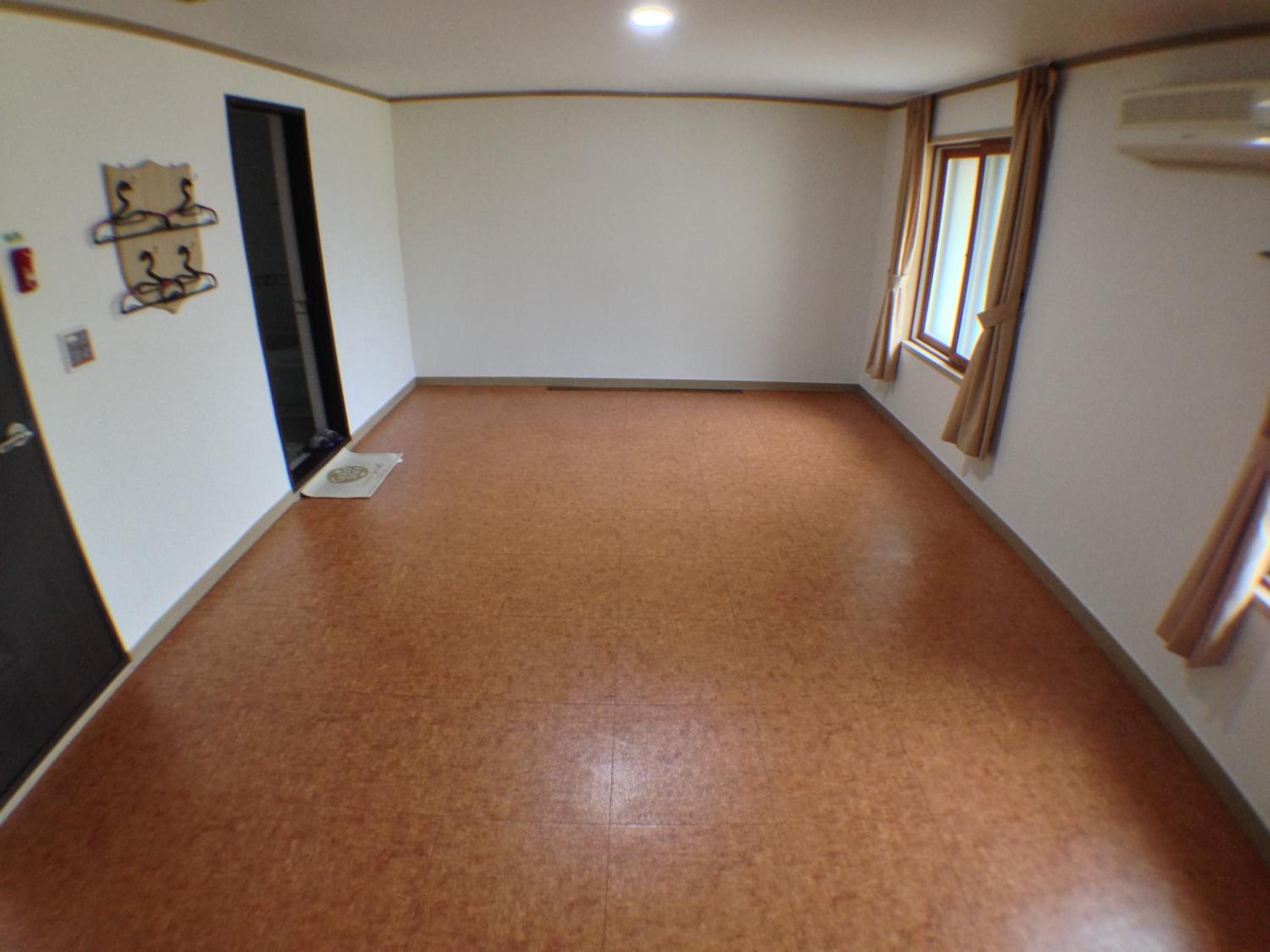 Korean-Style Family Room photo 3
