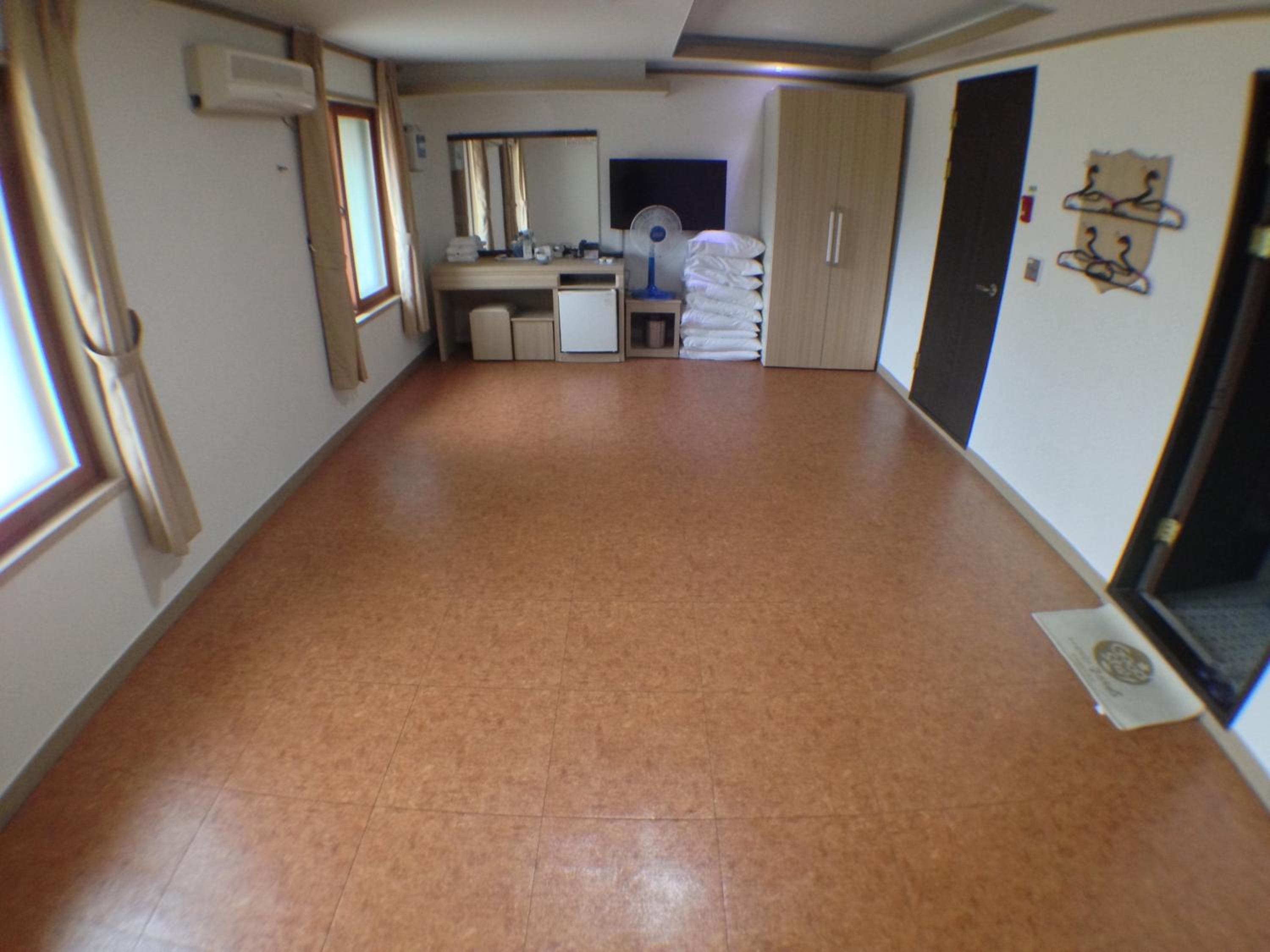 Korean-Style Family Room photo 2