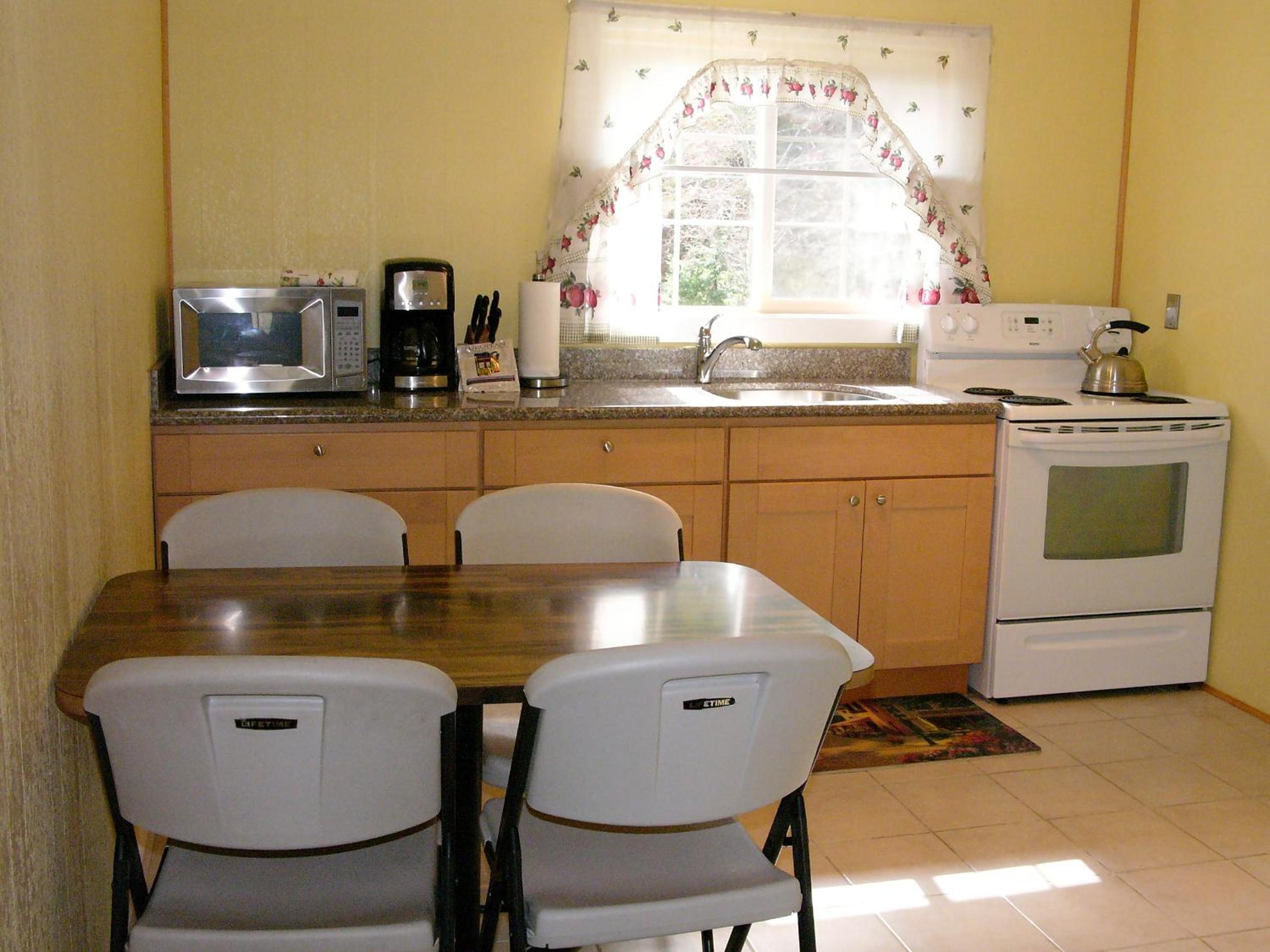 One-Bedroom Standard Apartment photo 2