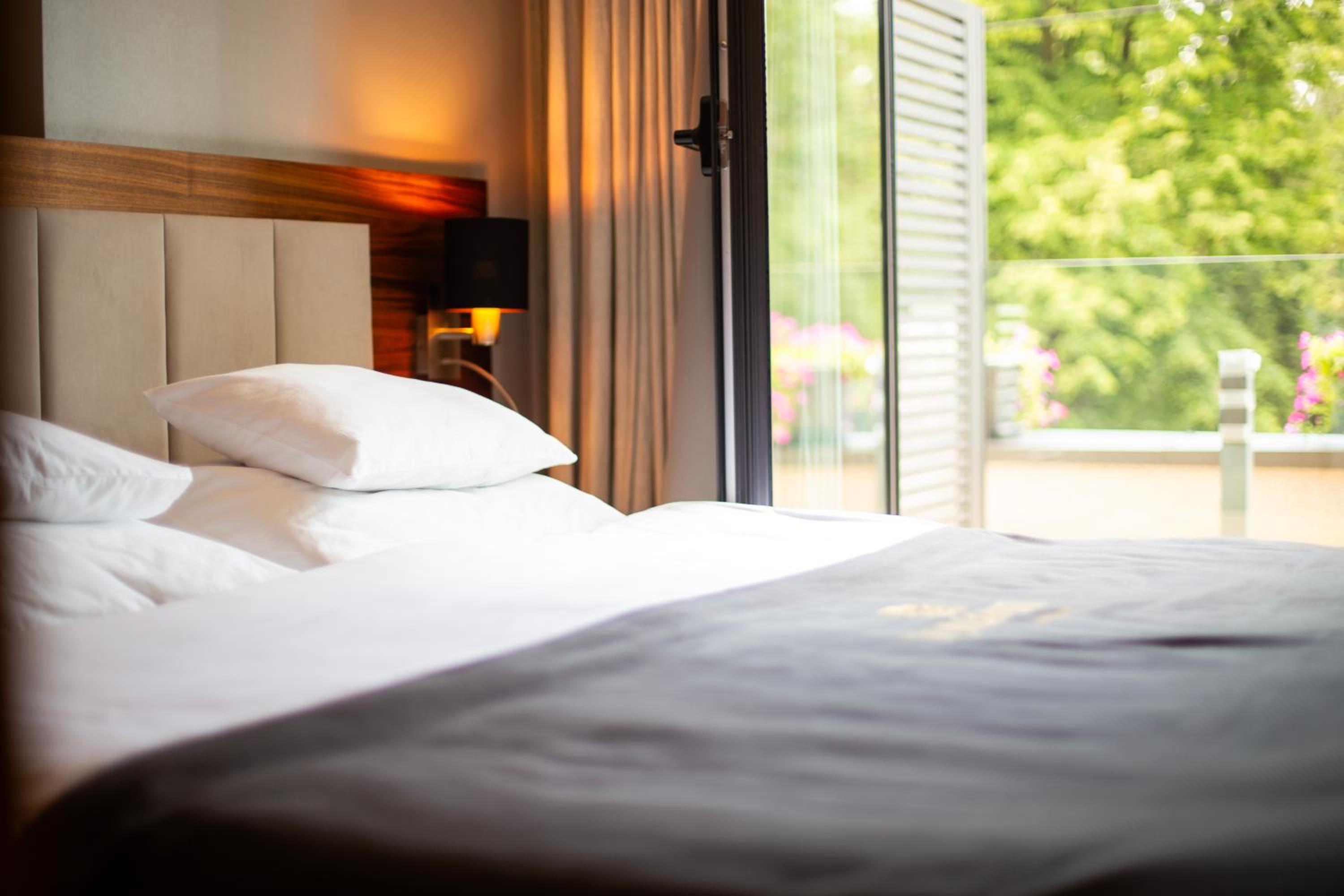 Deluxe Double or Twin Room with Balcony - Photo 4