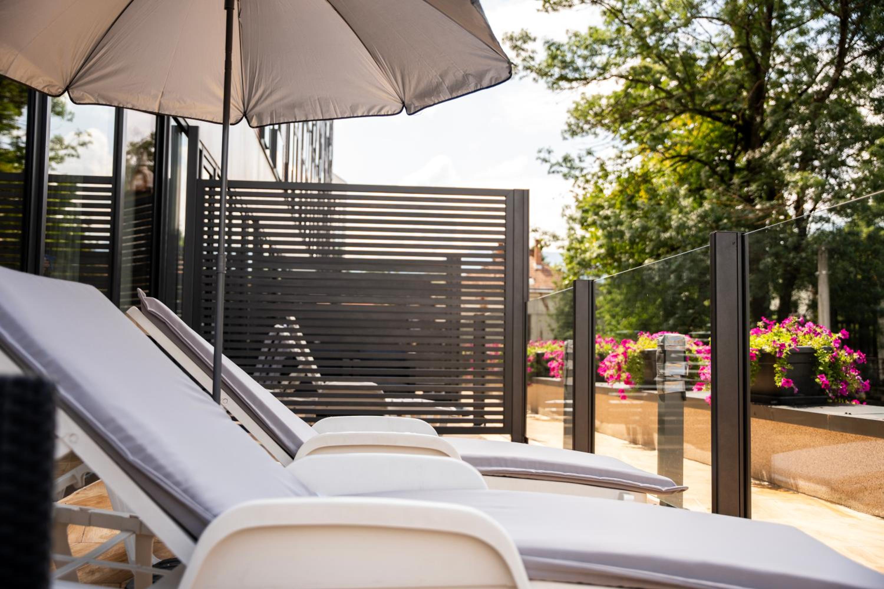 Deluxe Double or Twin Room with Balcony - Photo 8