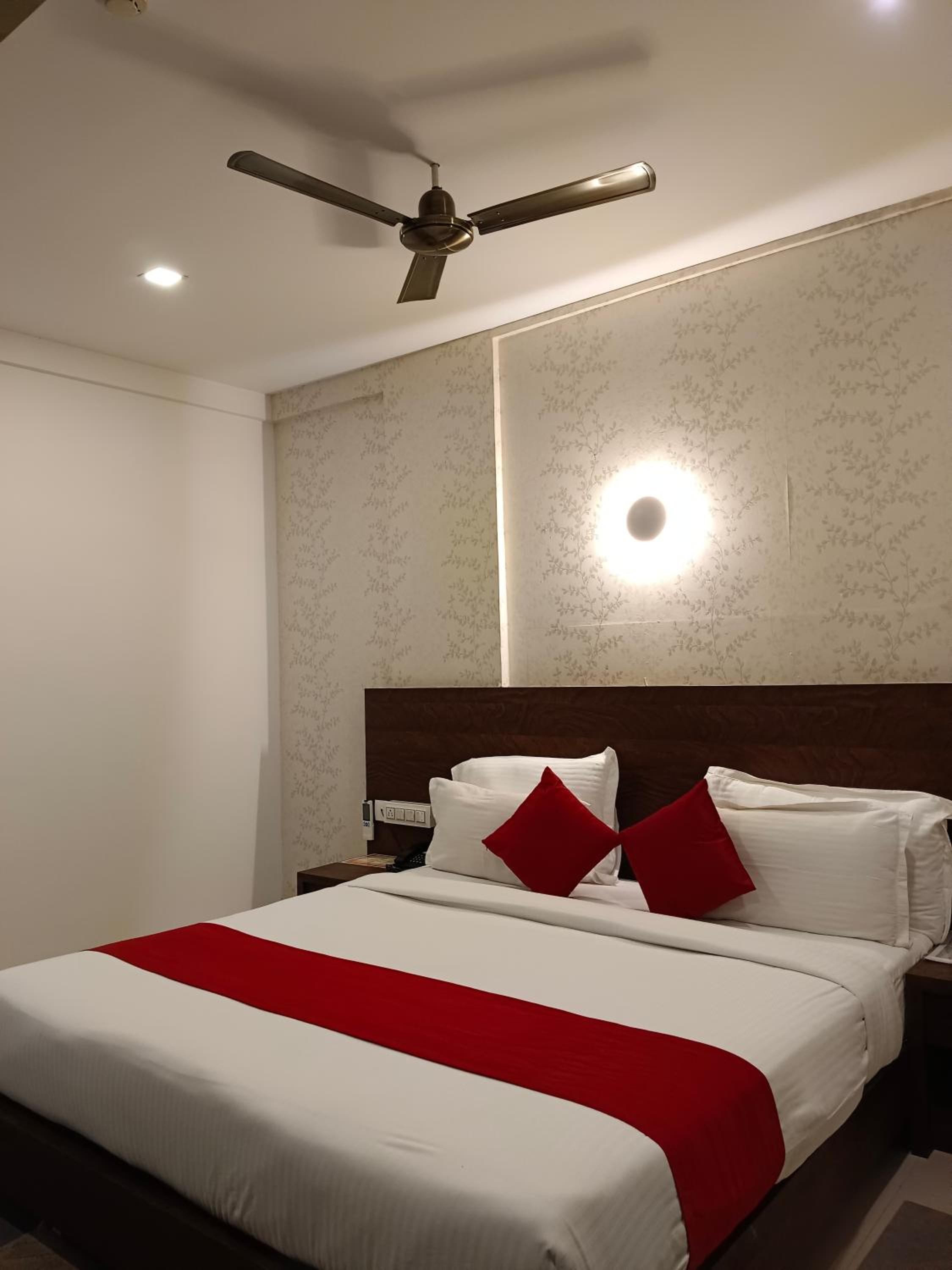 Deluxe Double Room photo 3
