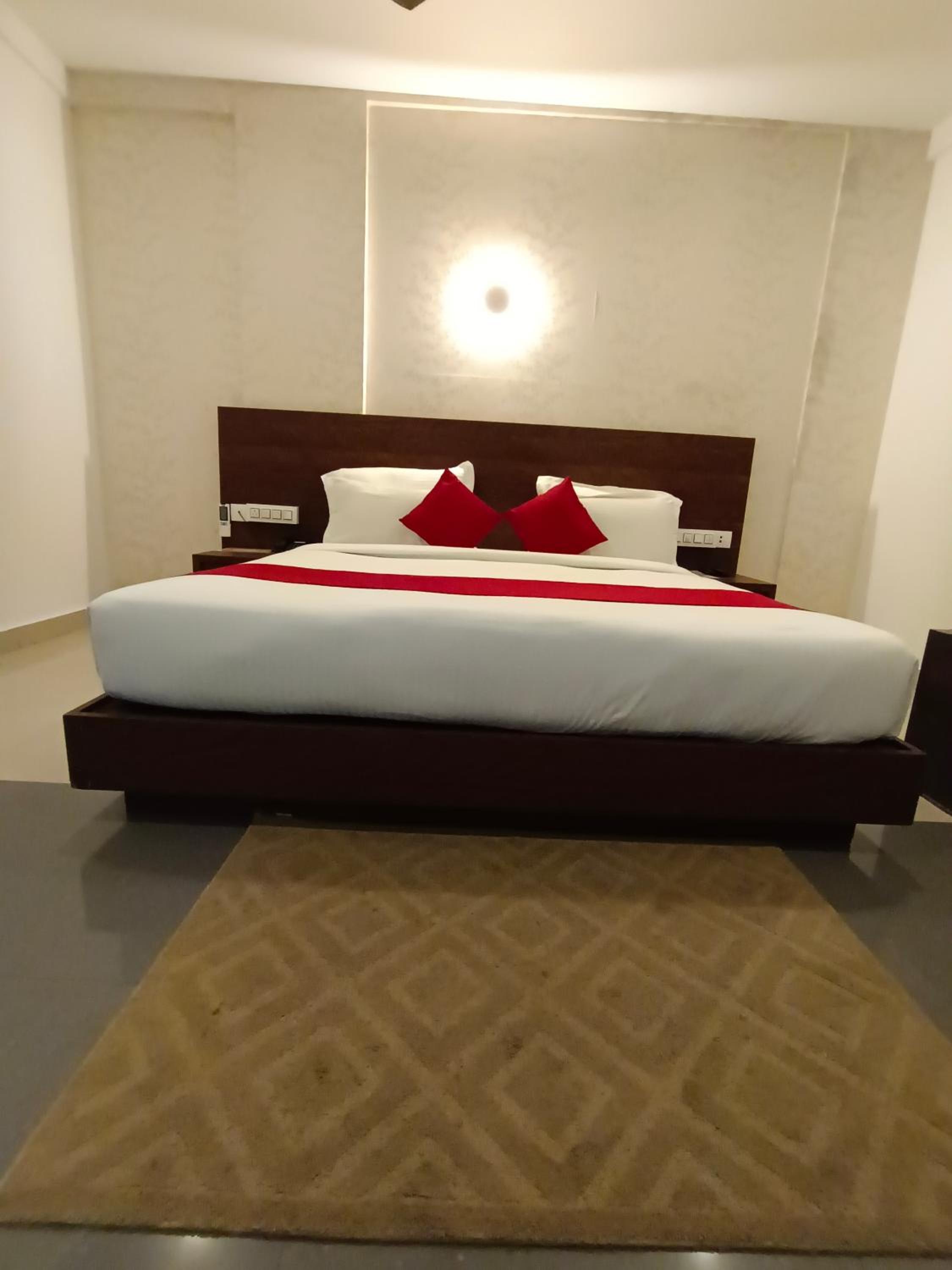 Deluxe Double Room photo 2