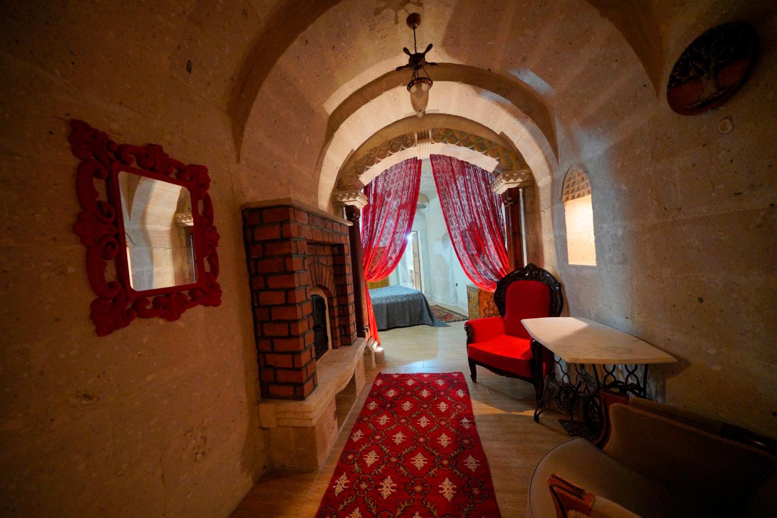 Junior Cave Suite - Photo 25
