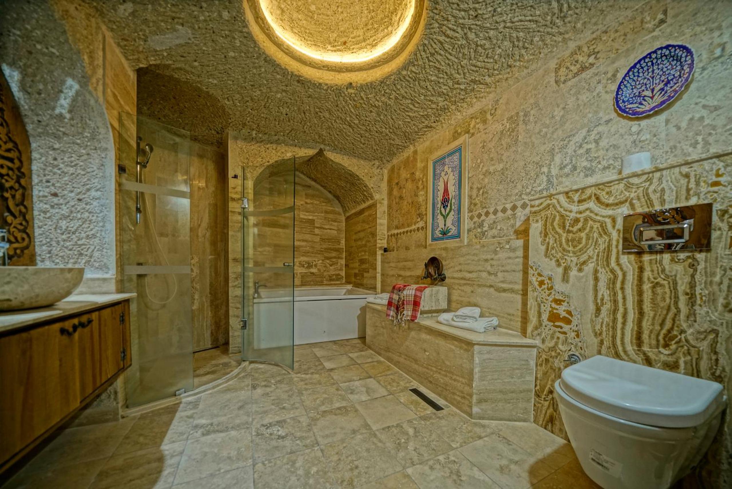 Junior Cave Suite - Photo 20