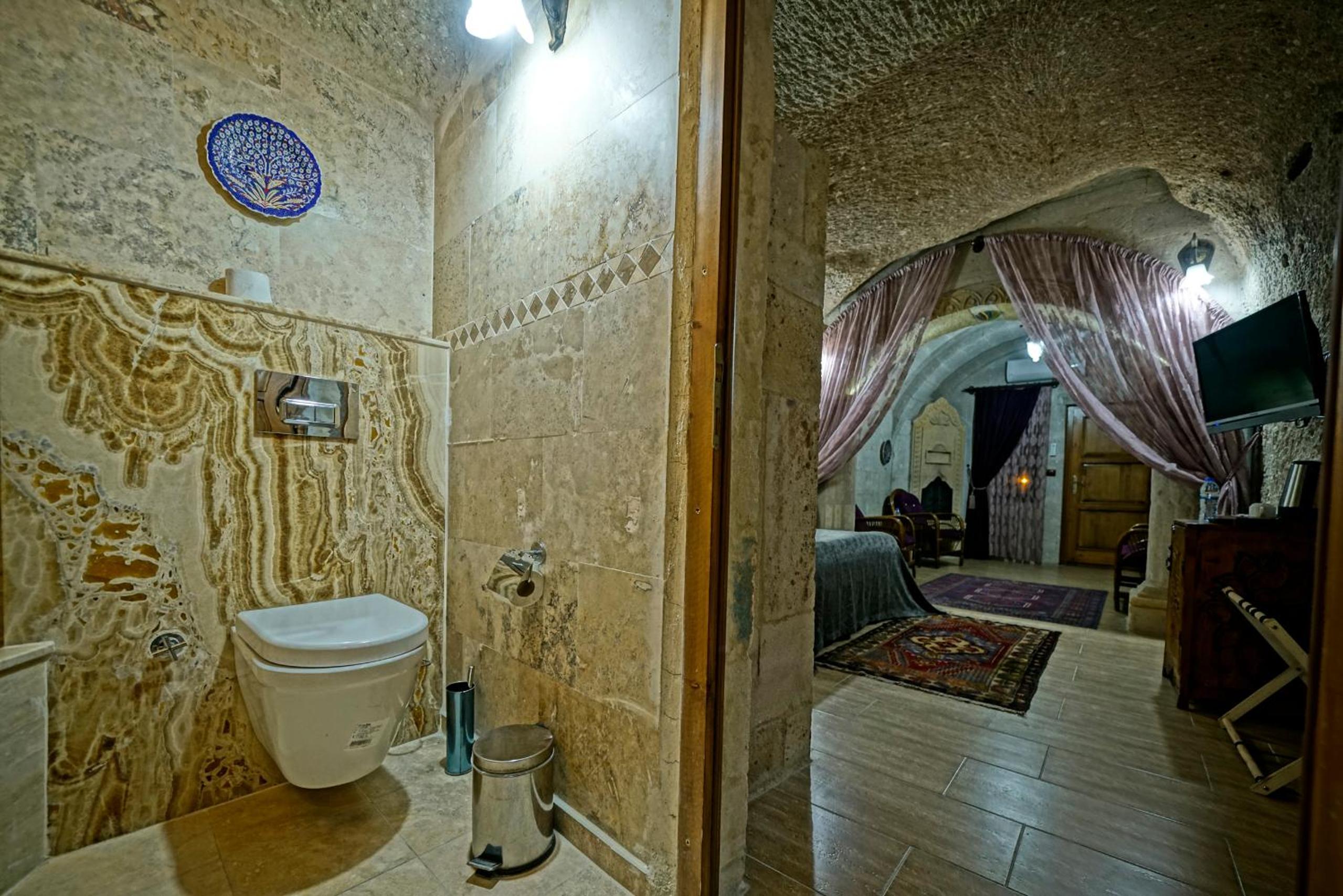Junior Cave Suite - Photo 18