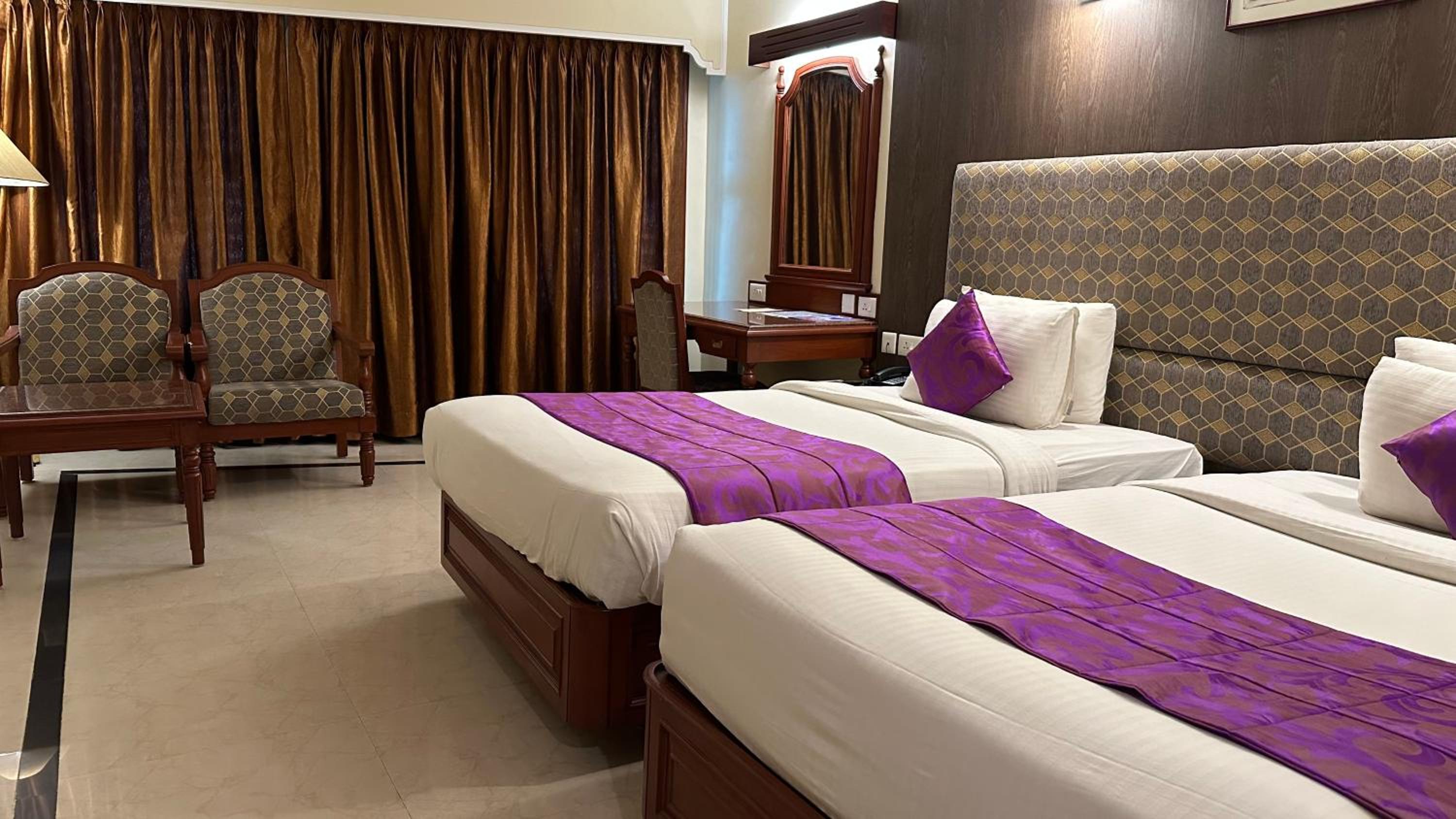 Premium Twin Room - Photo 7