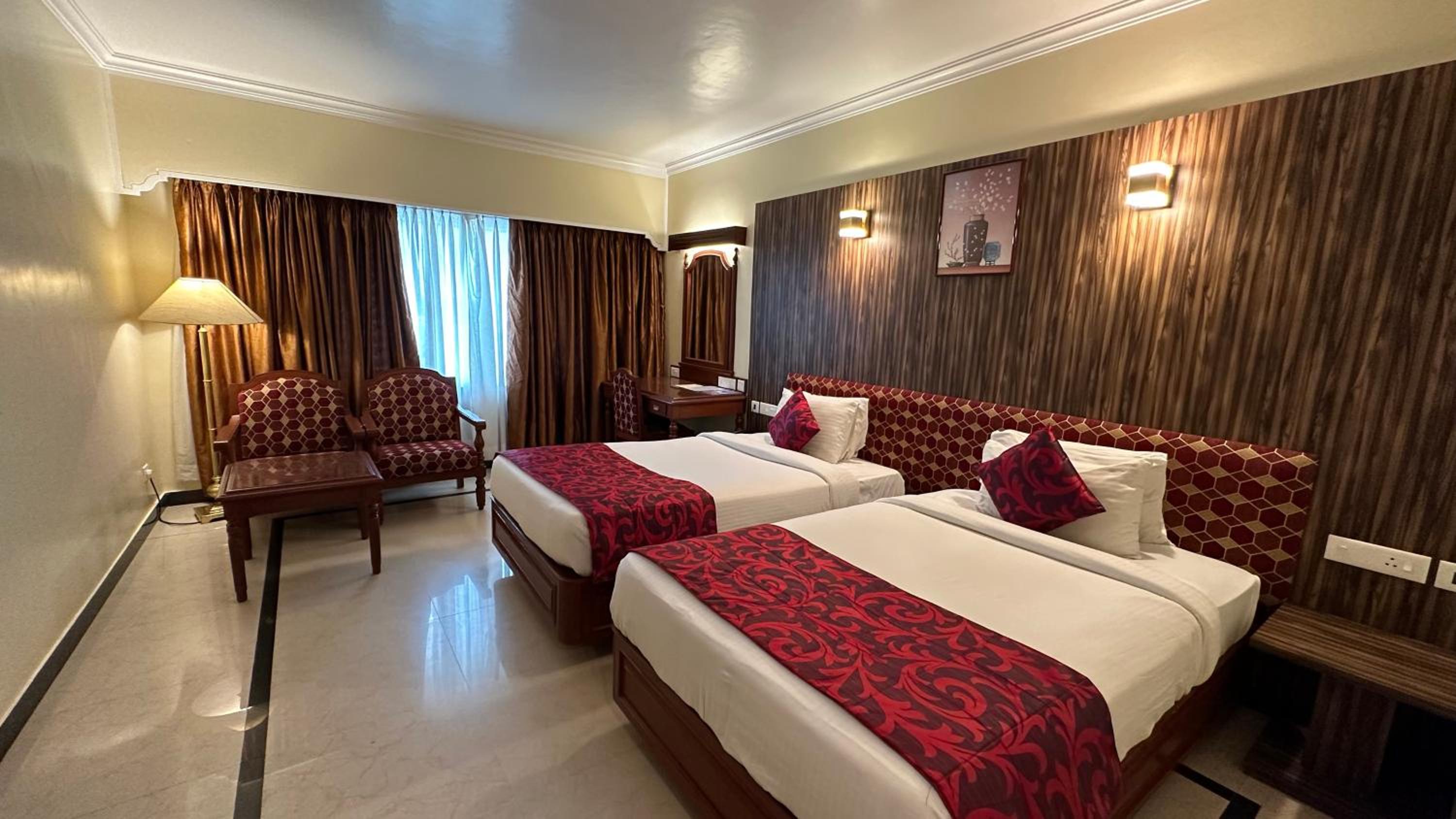 Premium Twin Room - Photo 6
