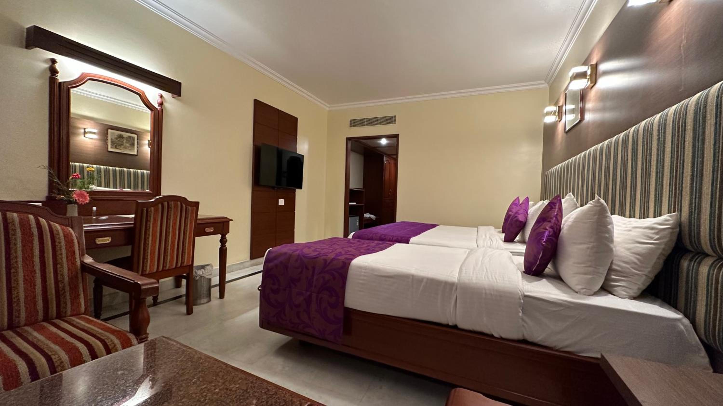 Premium Triple Room - Photo 23