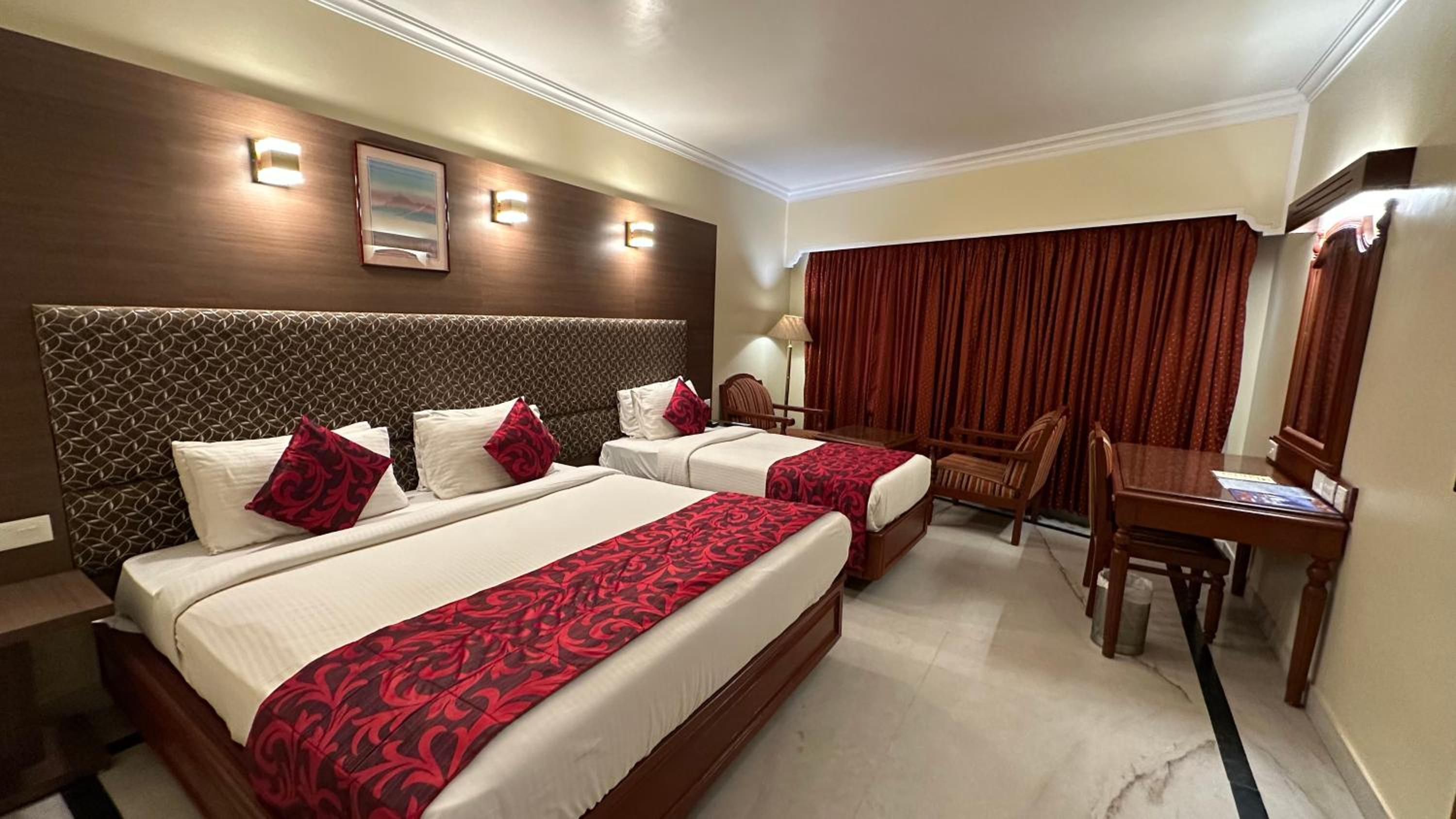 Premium Triple Room - Photo 19