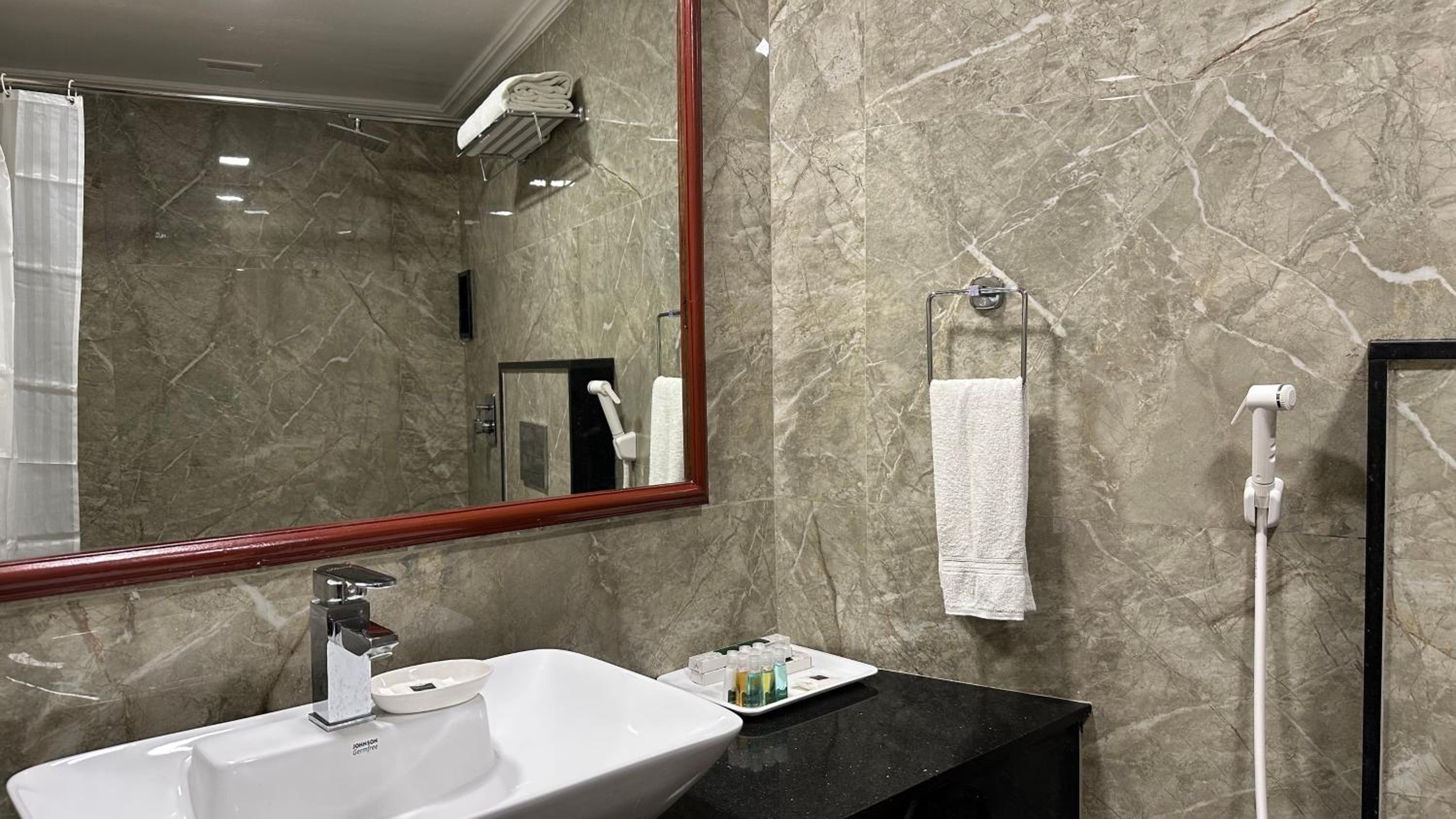 Premium Triple Room - Photo 7