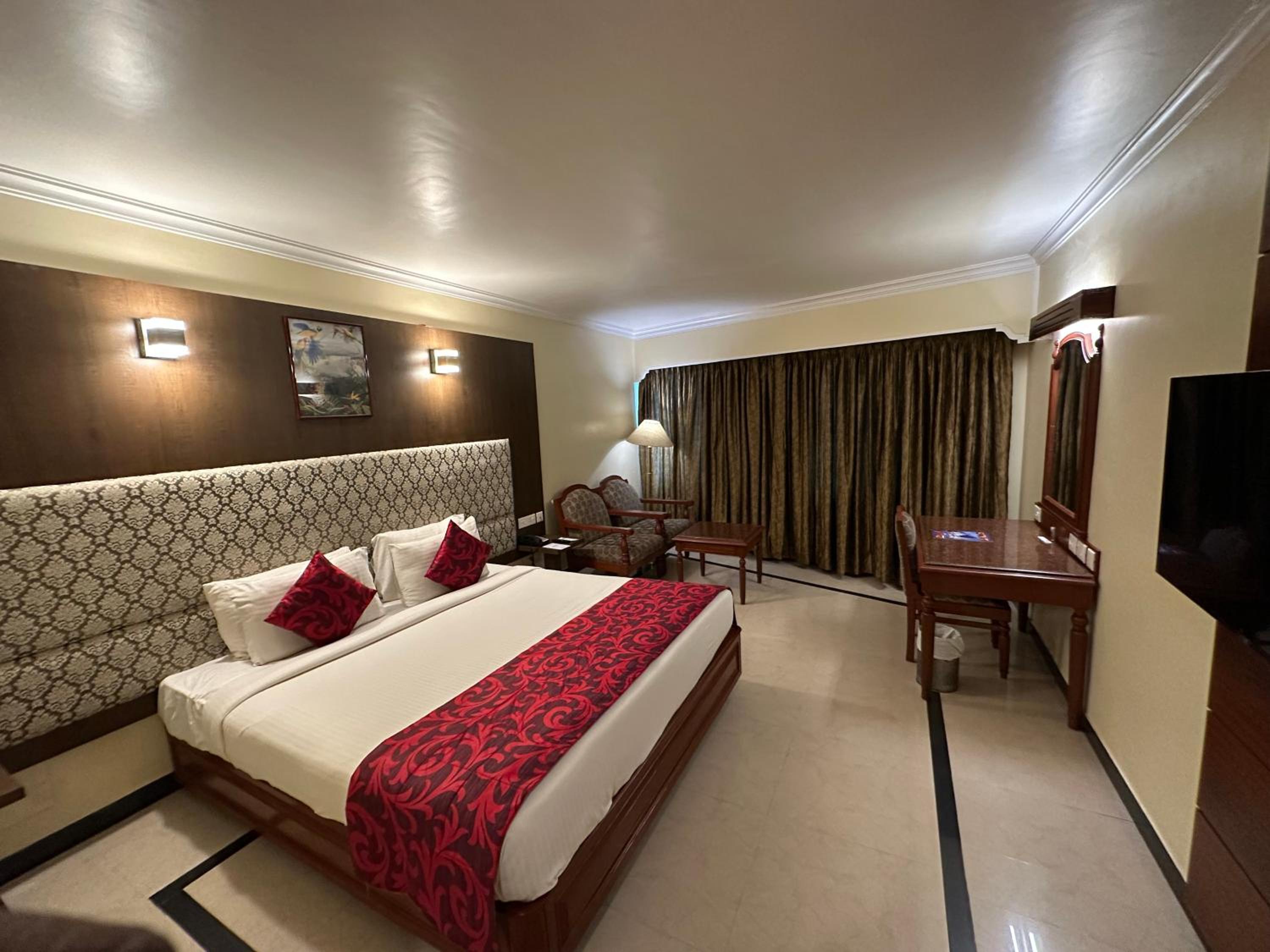 Deluxe Family Room - Photo 14