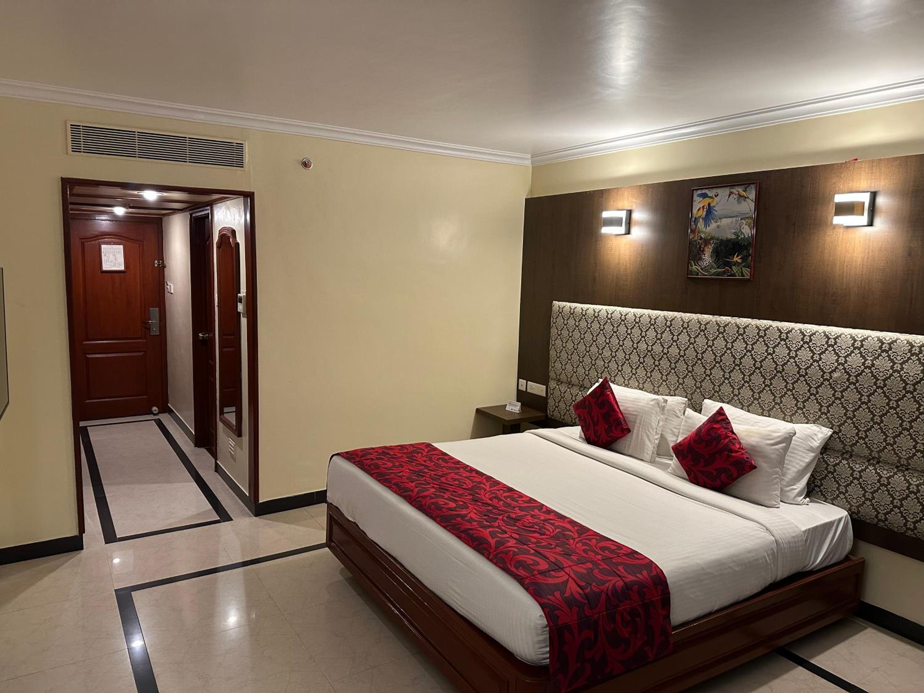 Deluxe Family Room - Photo 12
