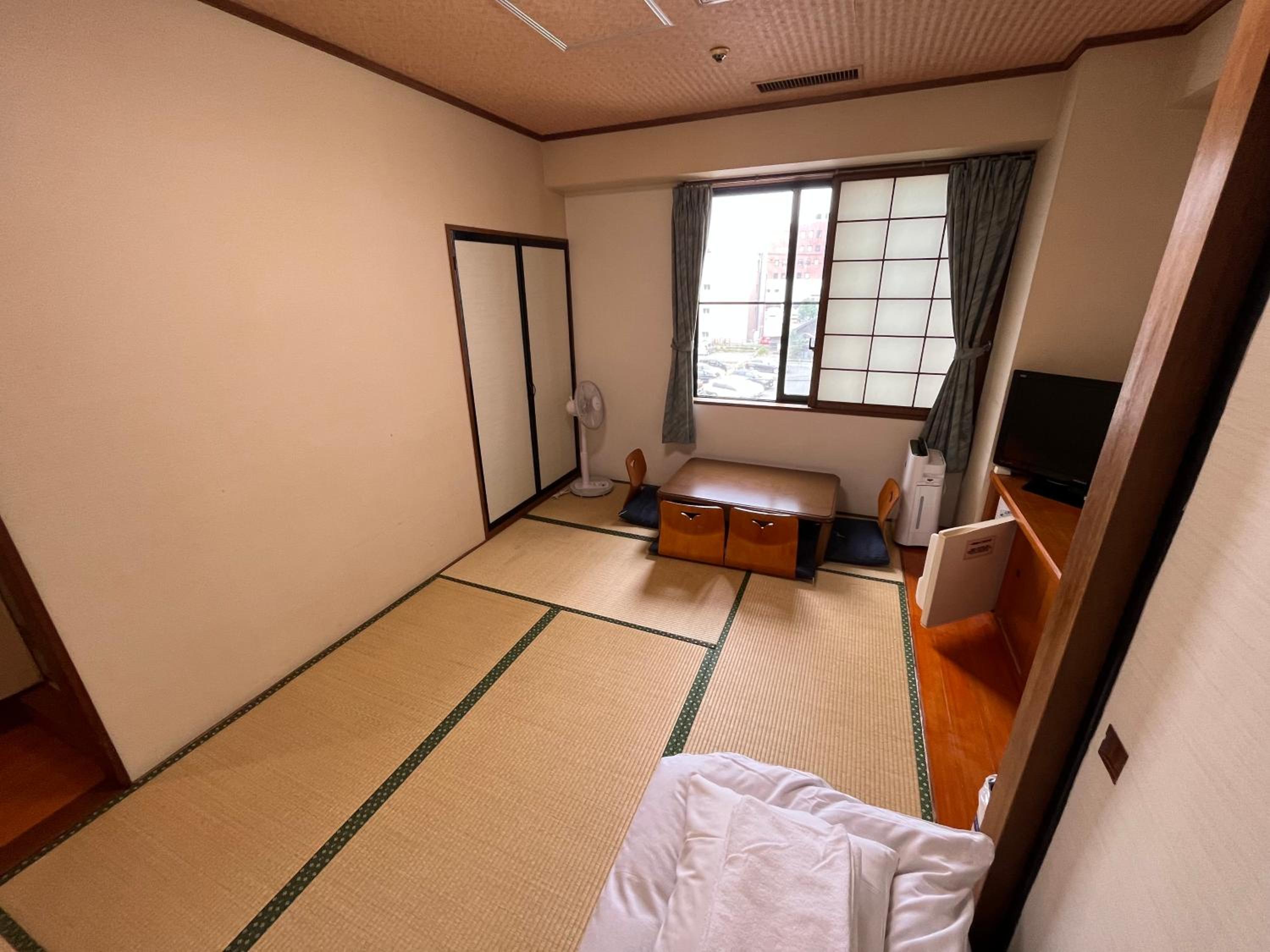 Japanese-Style Room - Smoking photo 2