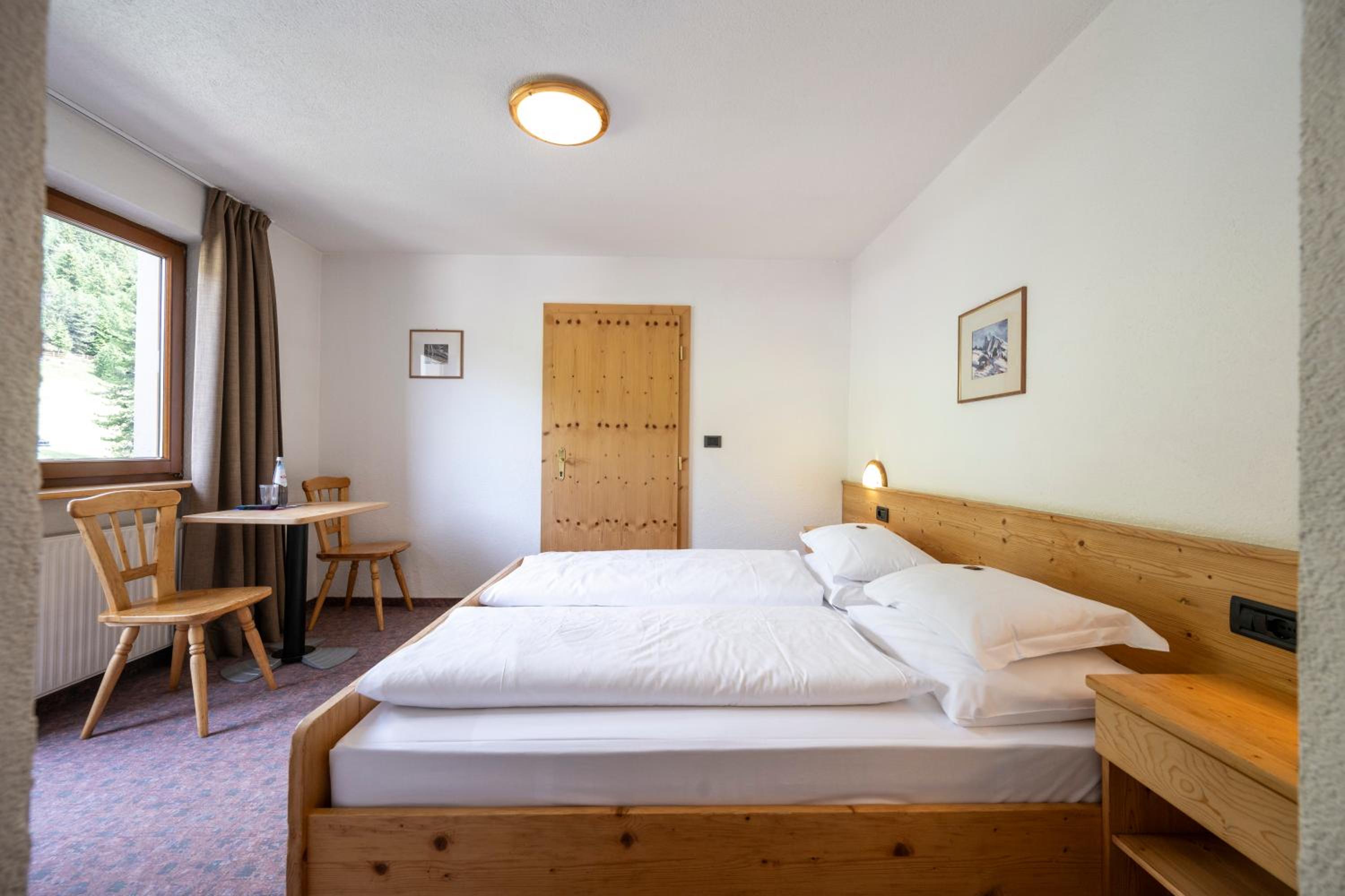 Standard Double Room - Photo 3
