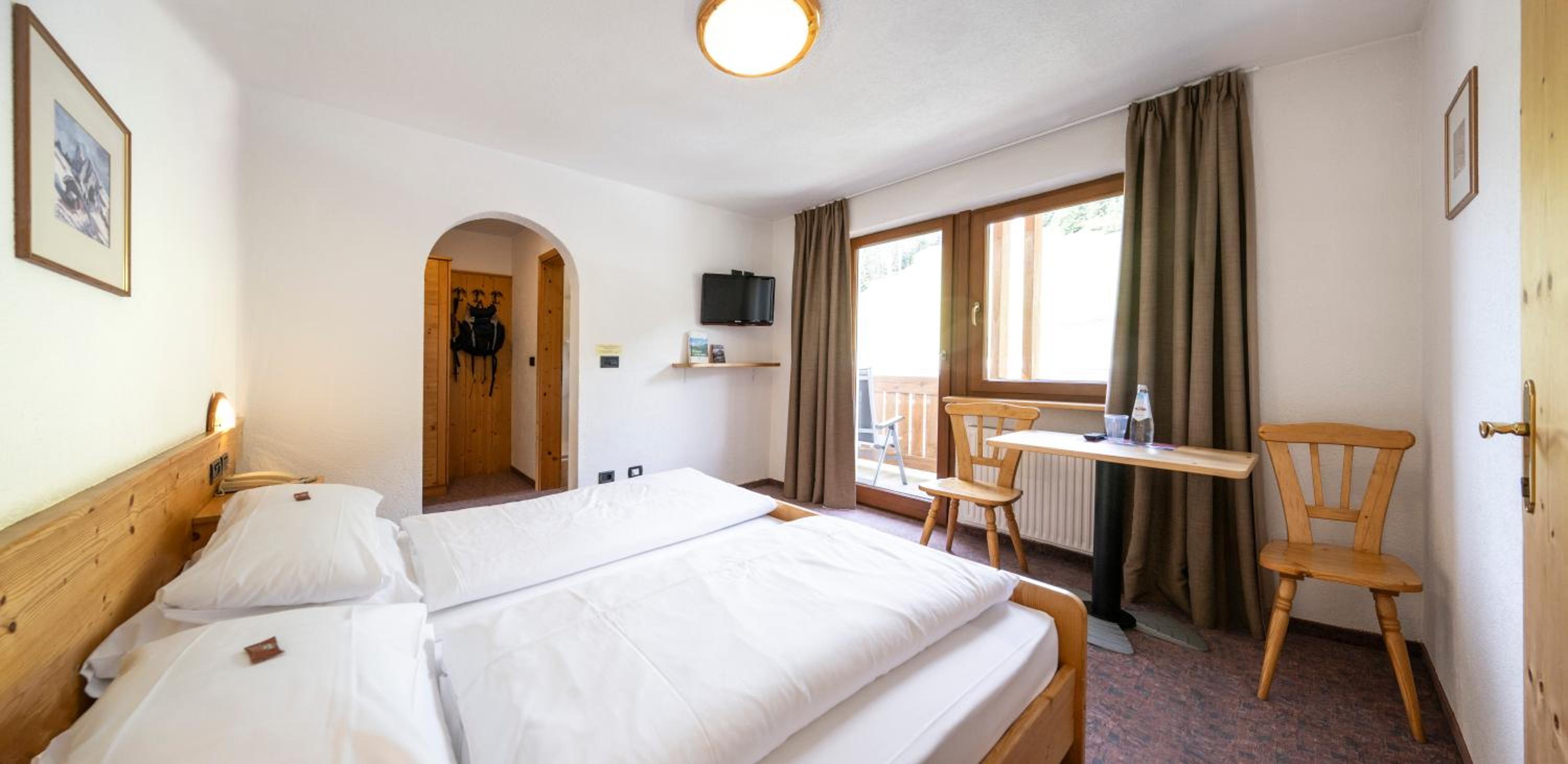 Standard Double Room - Photo 4