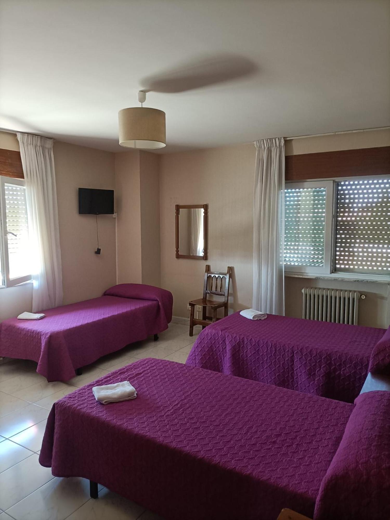 Basic Triple Room - Photo 1