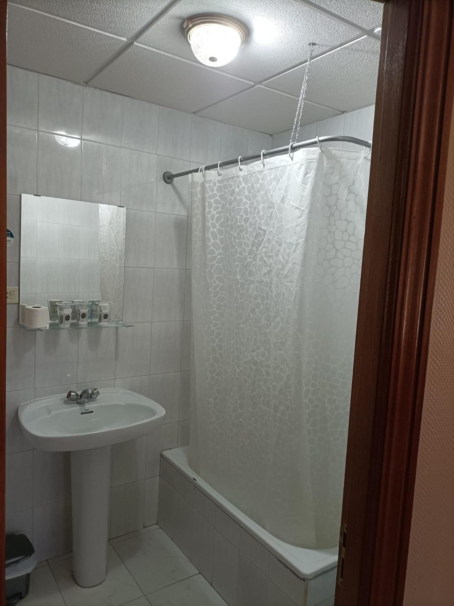 Basic Triple Room - Photo 3
