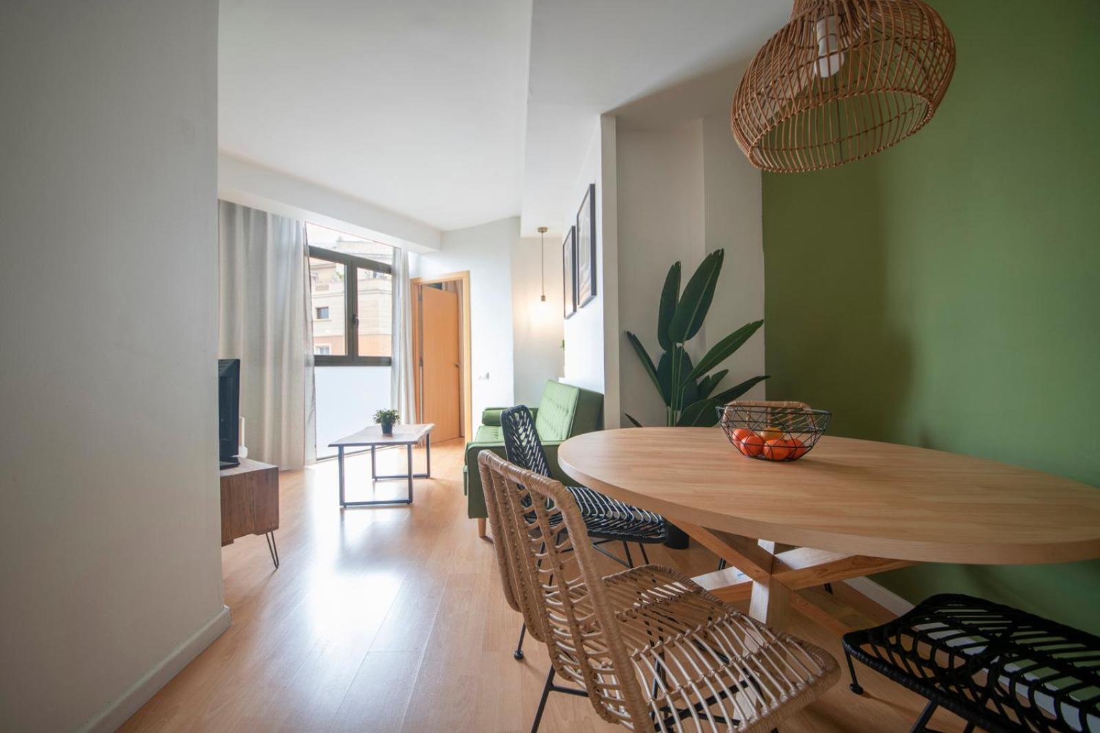 Apartamento con Balcón