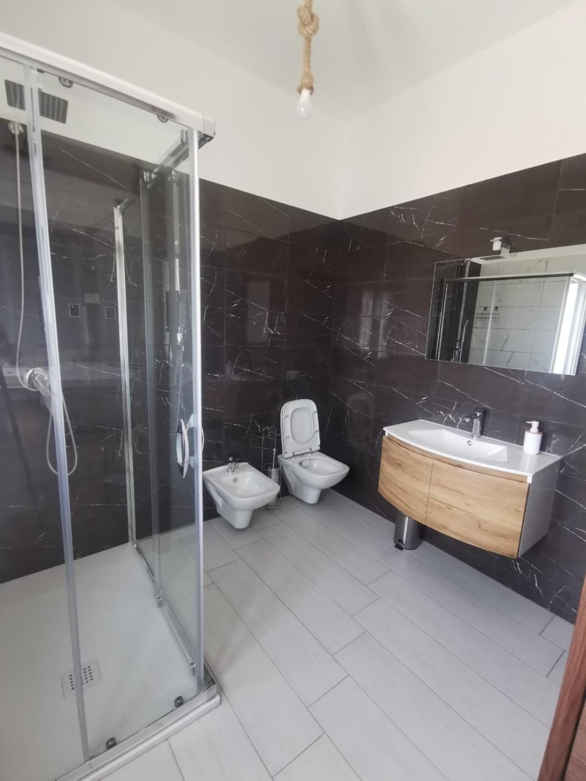King Room with Balcony photo 2