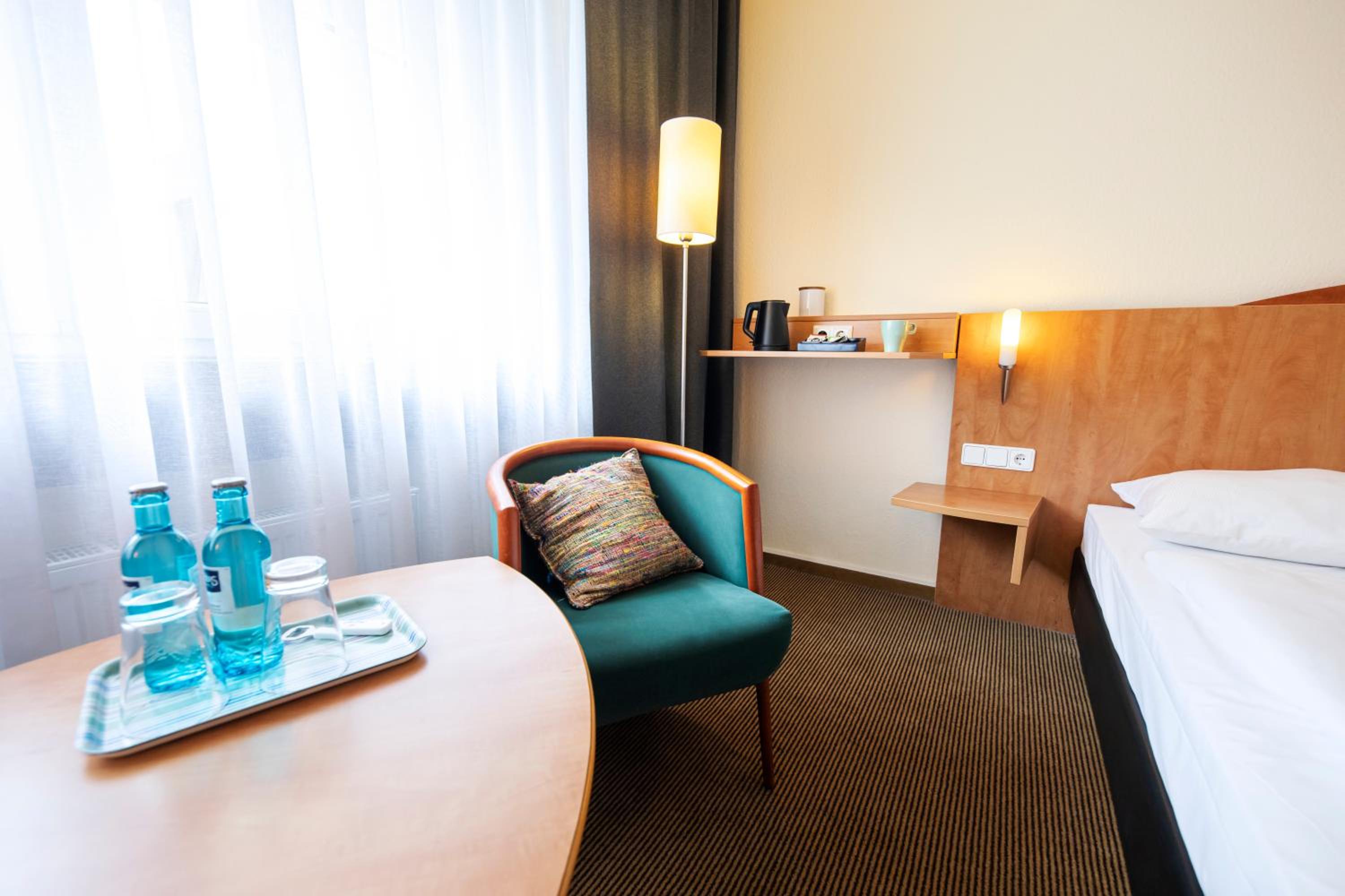 Business Double Room - Photo 7