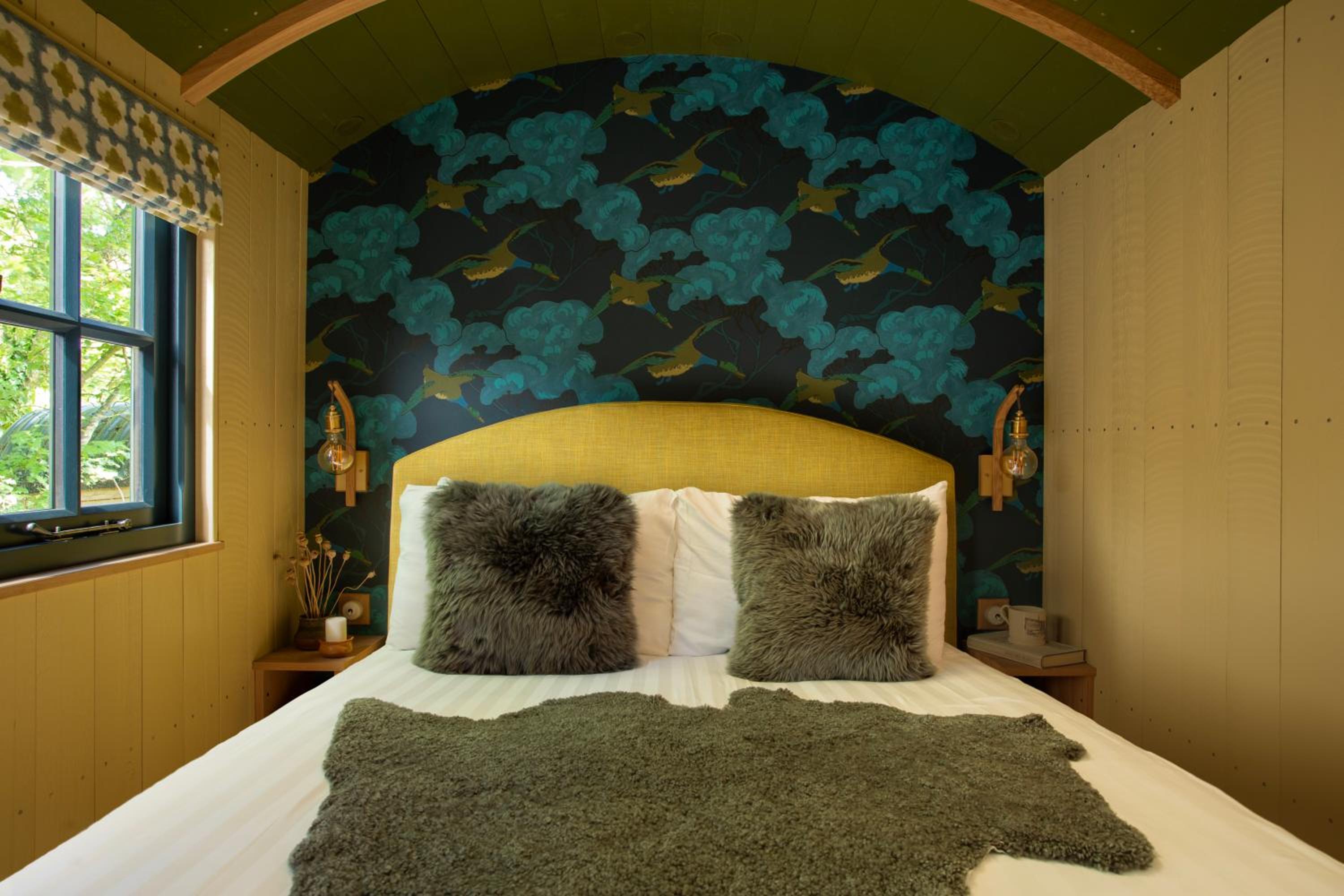 Family Woodland Suite (Luxury Shepherd Hut)